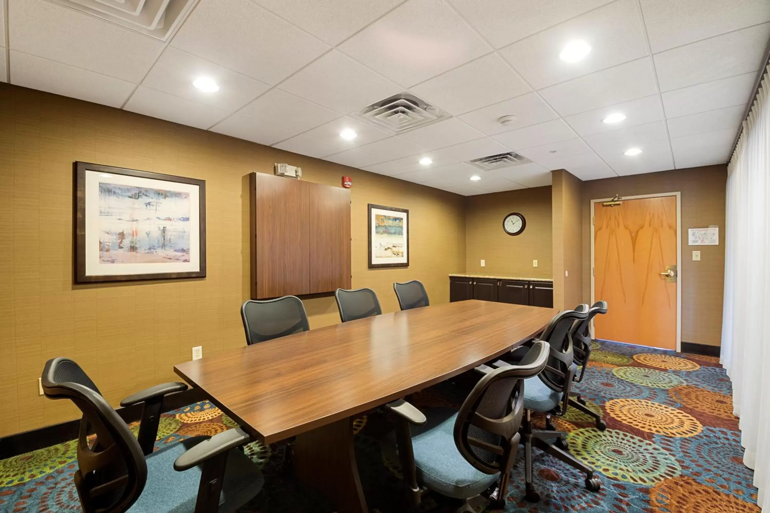 Meeting/conference room in Holiday Inn Express Bloomington West, an IHG Hotel