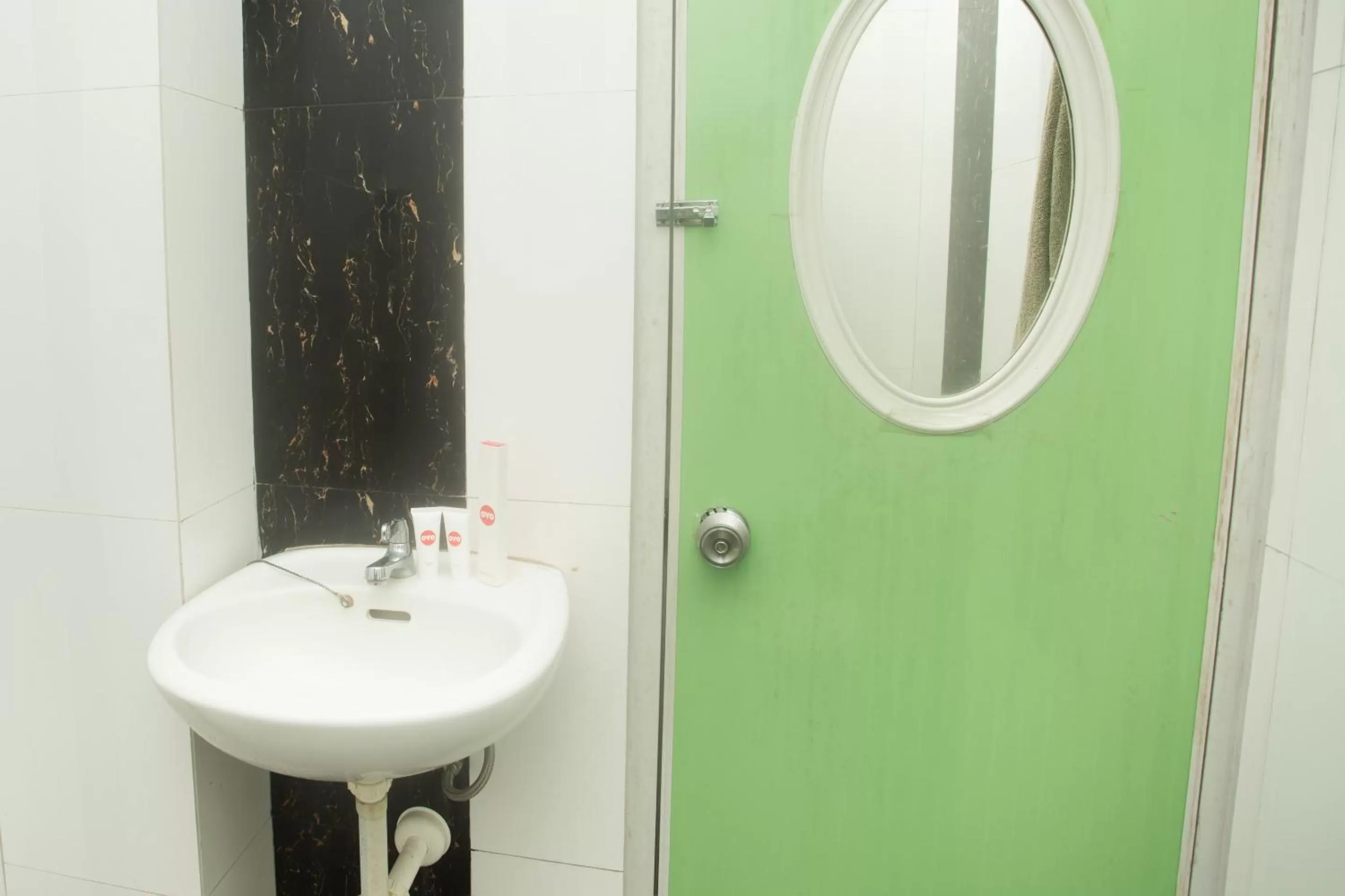 Bathroom in Hotel O Lapan Lapan