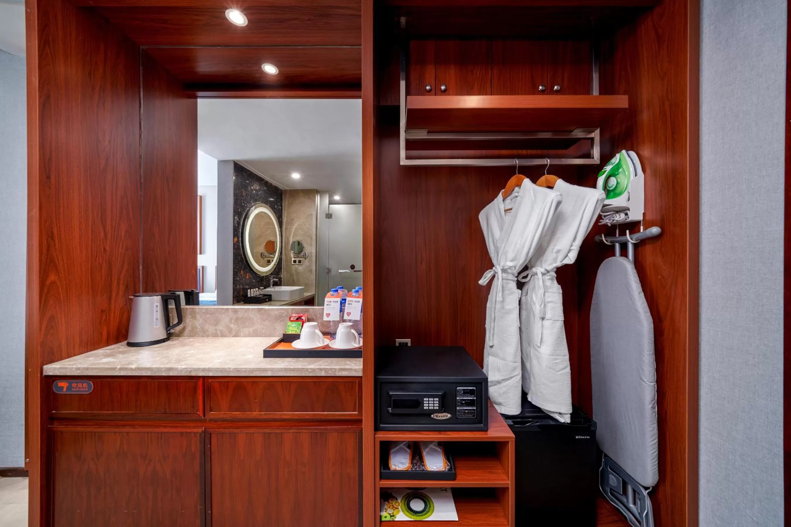 Decorative detail in Ausotel Smart Baiyun International Airport T2