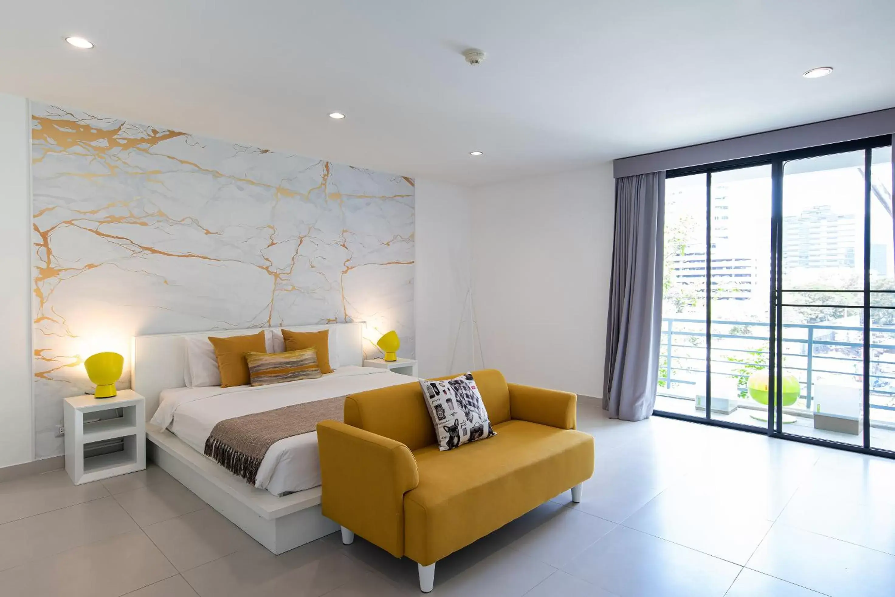 Bedroom, Seating Area in Benviar Tonson Residence