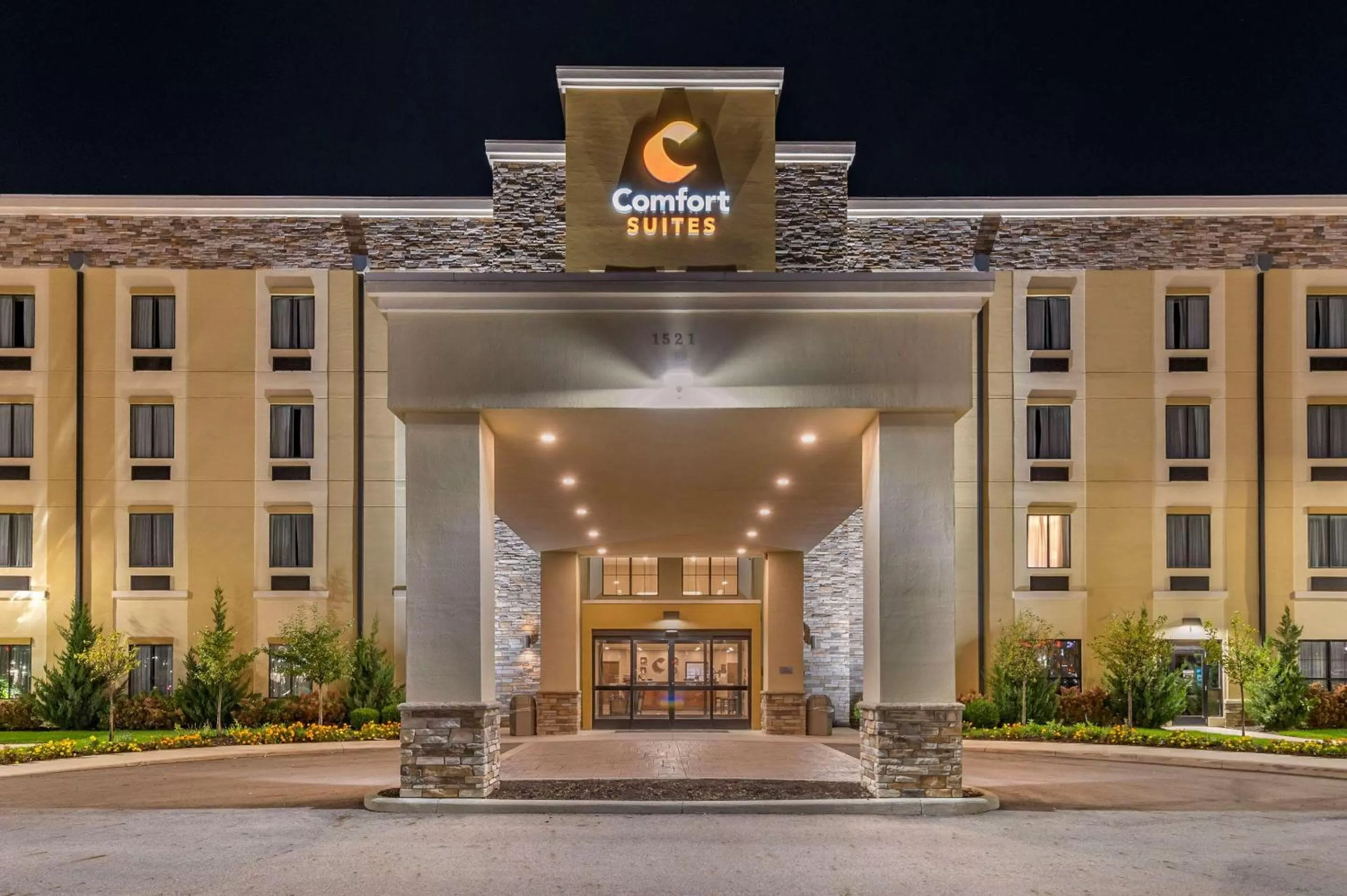 Property building in Comfort Suites Columbus Airport