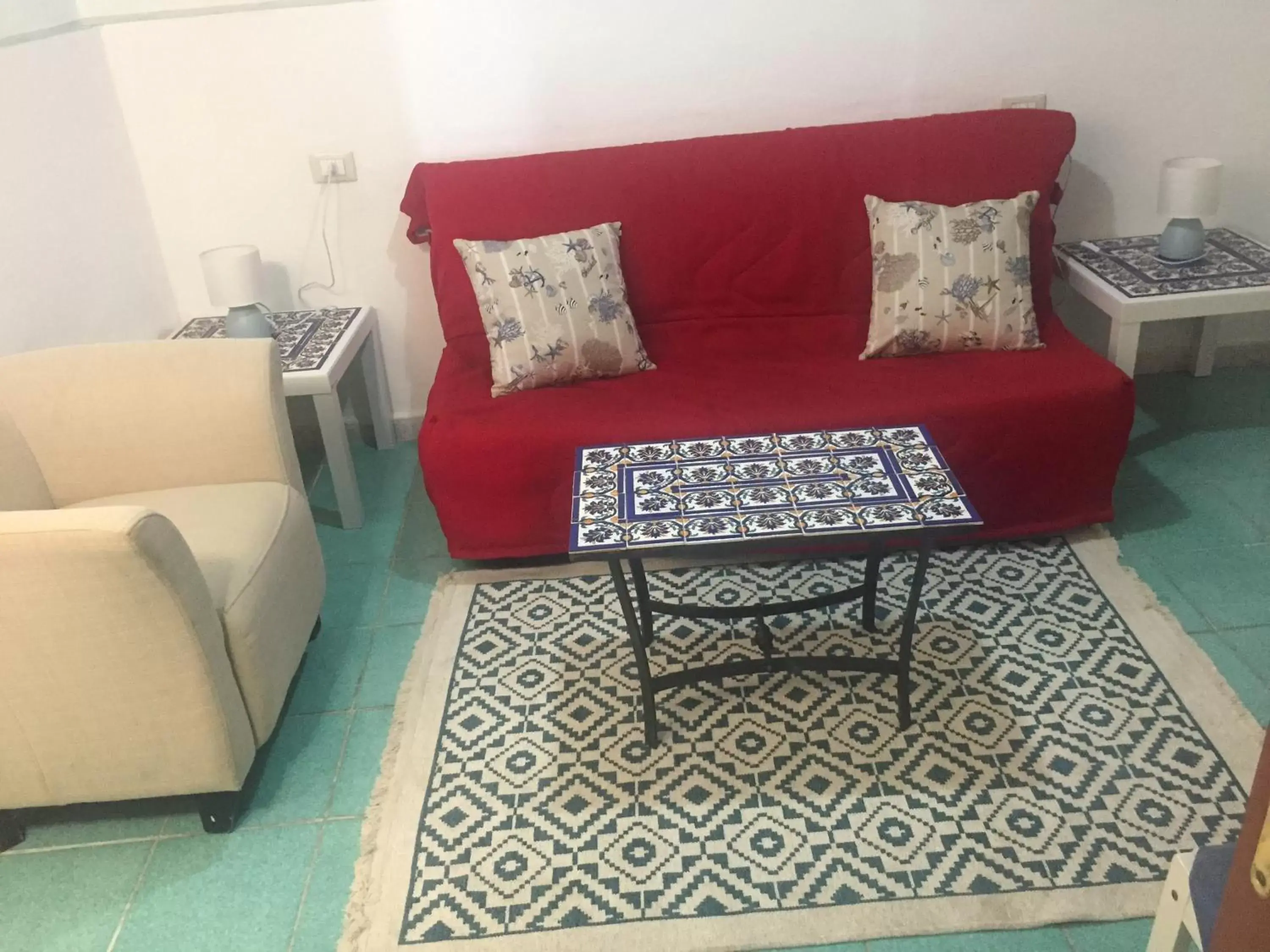 Bed, Seating Area in ToviMar Apartments