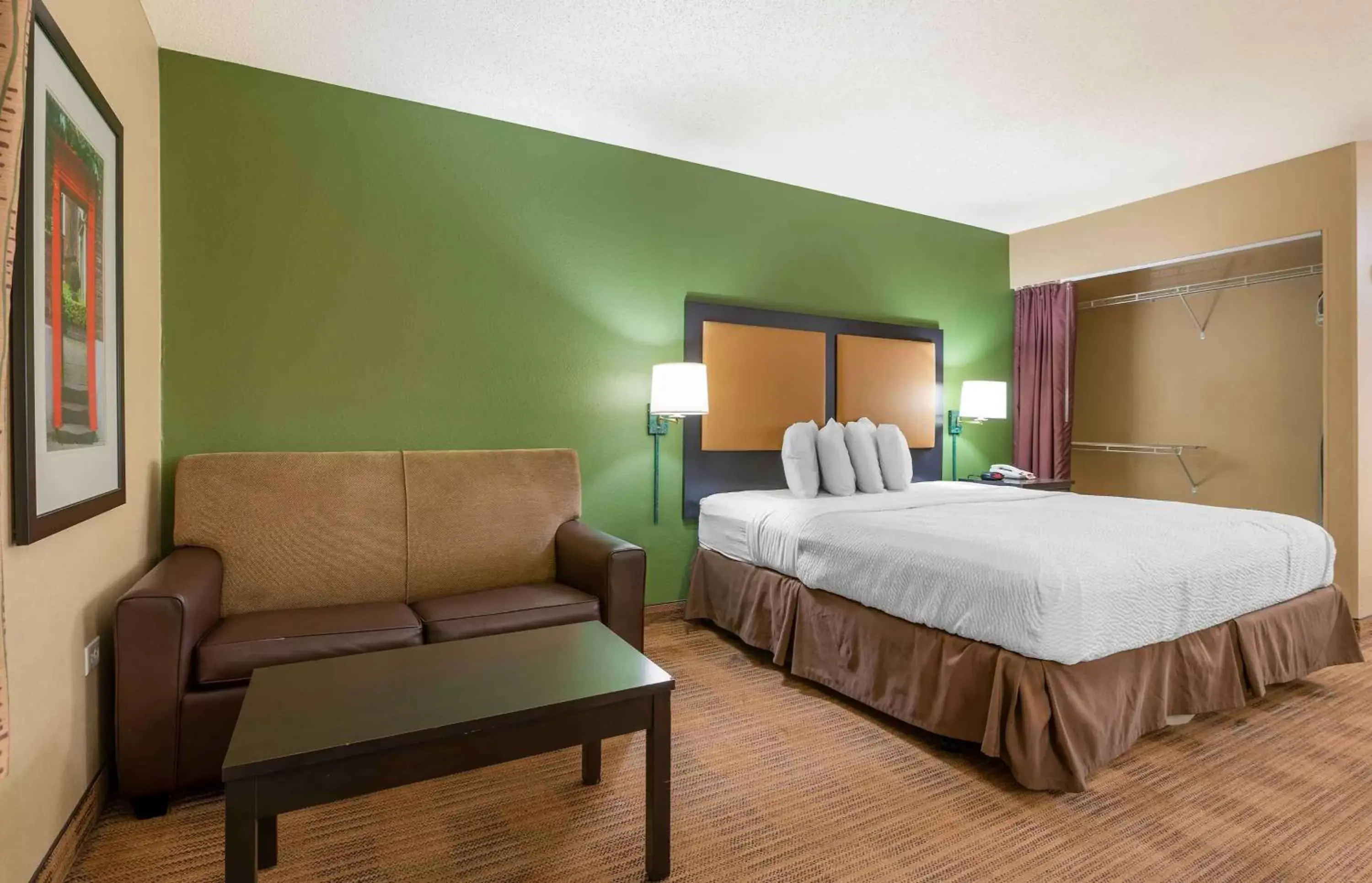 Bedroom, Bed in Extended Stay America Suites - Chicago - Schaumburg - Convention Center