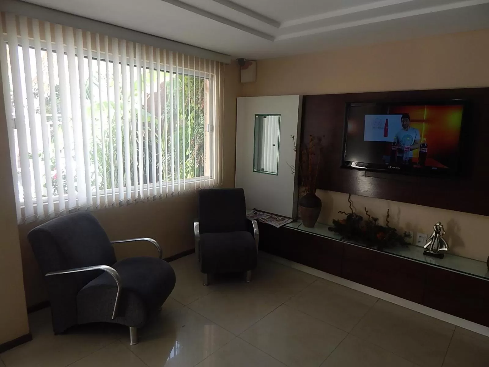 Communal lounge/ TV room in Algarve Praia Hotel