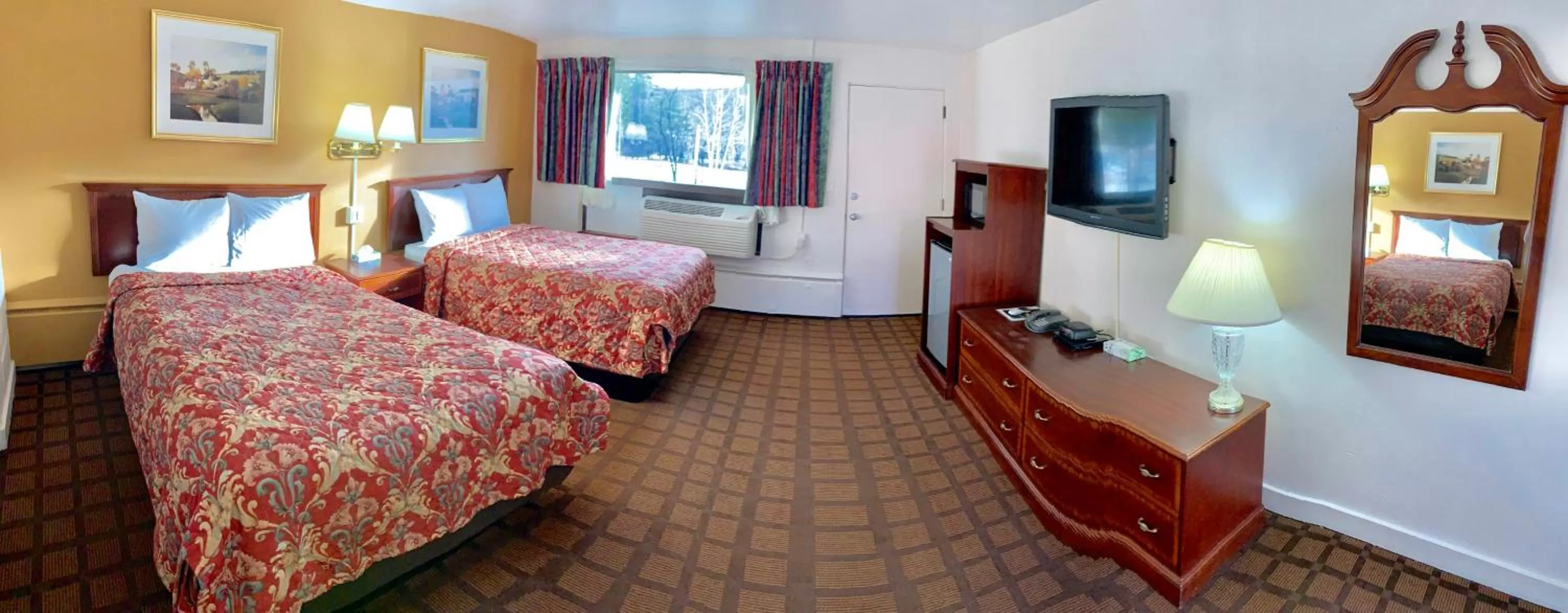 TV and multimedia, Bed in EastGate Inn