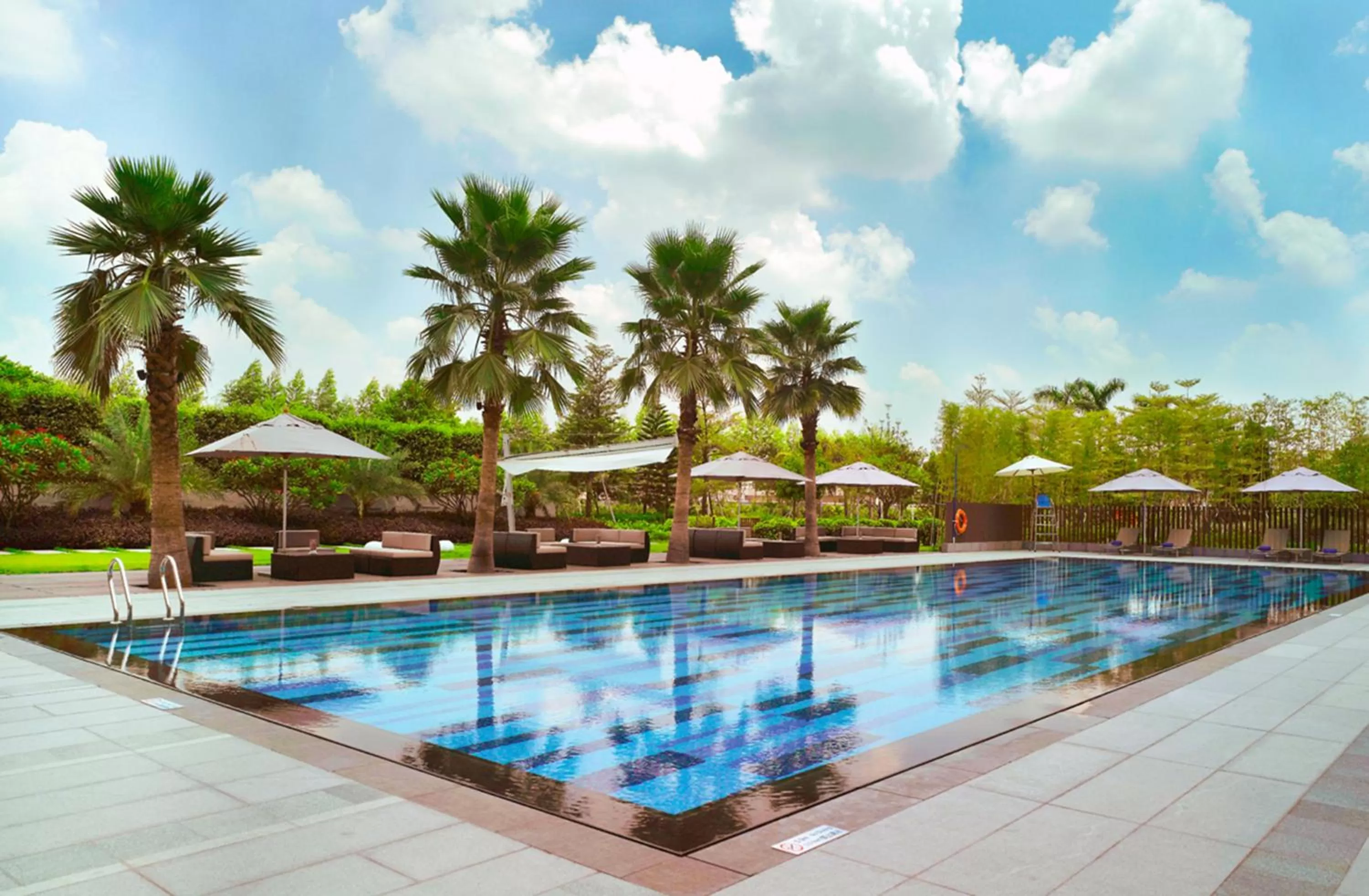 Area and facilities in Crowne Plaza Guangzhou Huadu by IHG - Free Shuttle bus between hotel to Exhibition Center During Canton Fair