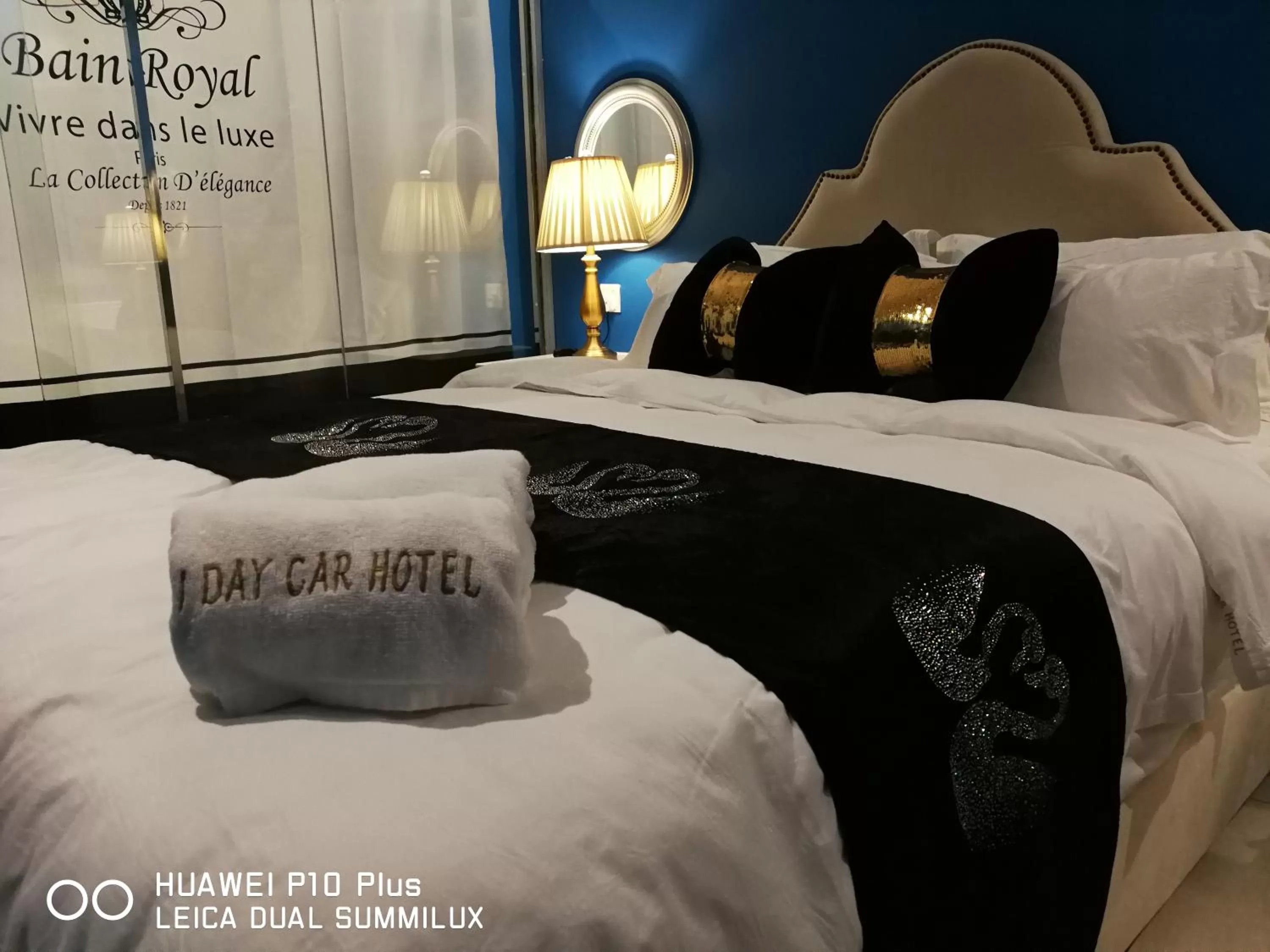 Bed in 1 Day Car Hotel Station 18