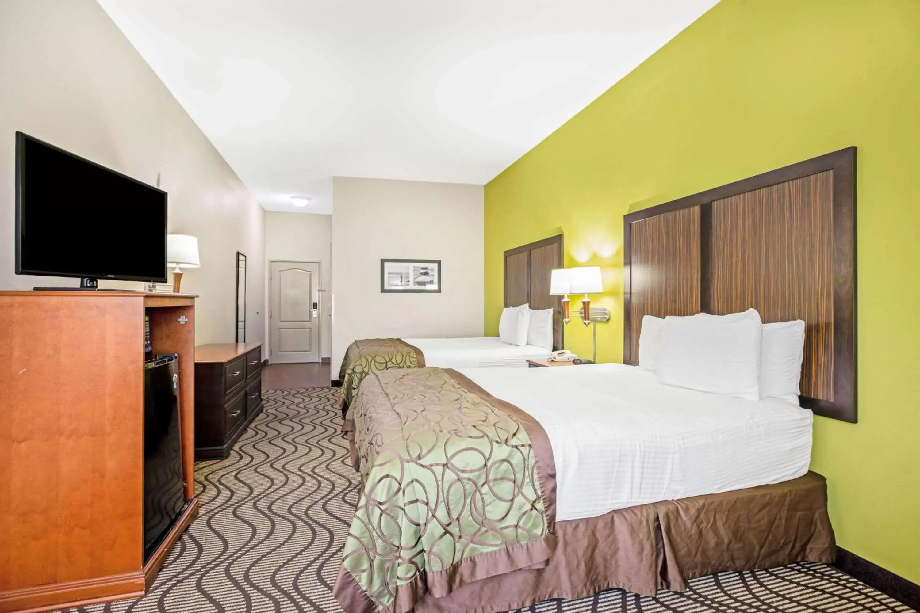 Photo of the whole room, Bed in La Quinta by Wyndham Corpus Christi Airport