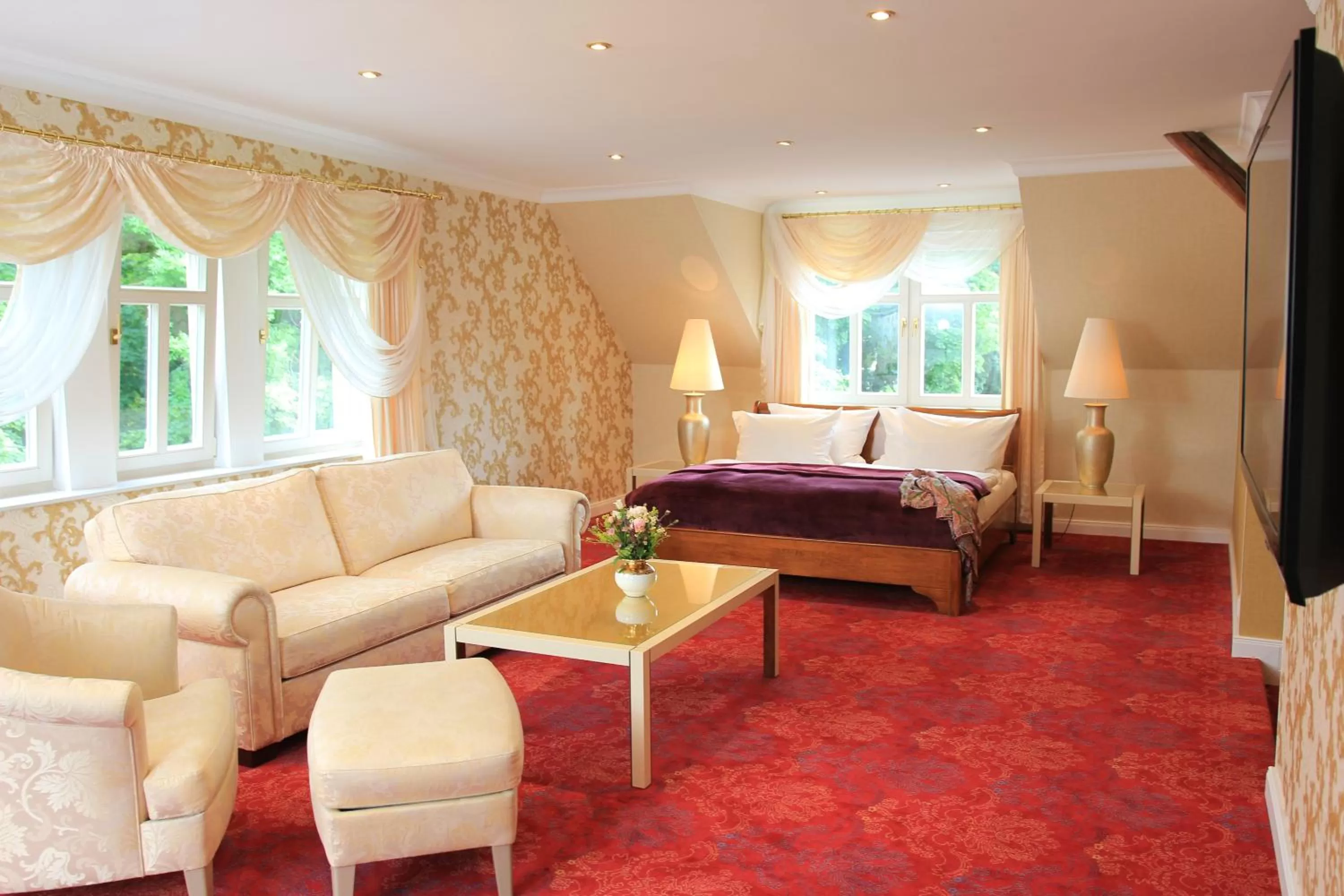Photo of the whole room, Bed in Boutiquehotel Schloßpalais