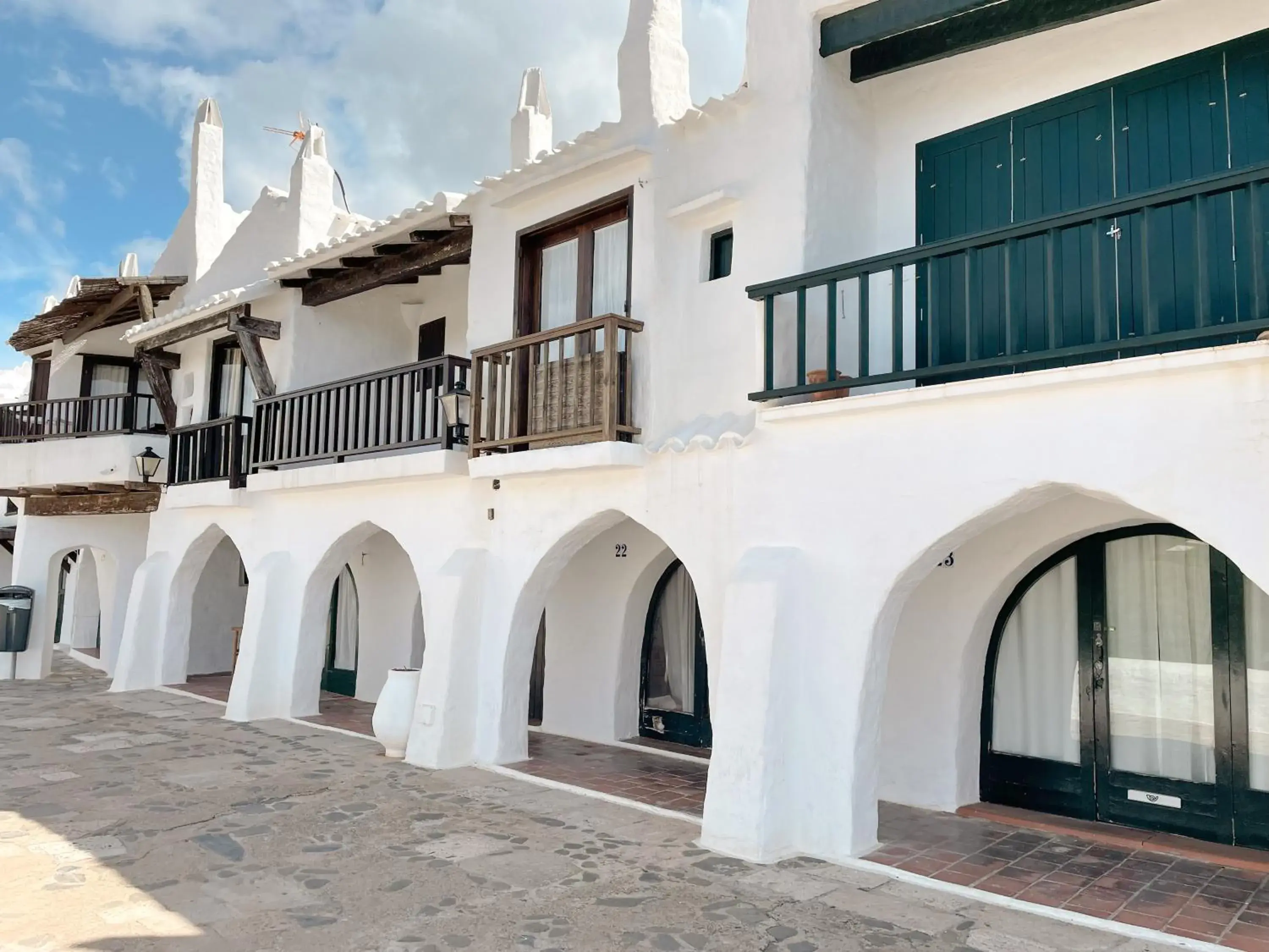 Property building in Binivell Park - Caliu Apartments Property building in Binivell Park - Caliu Apartments