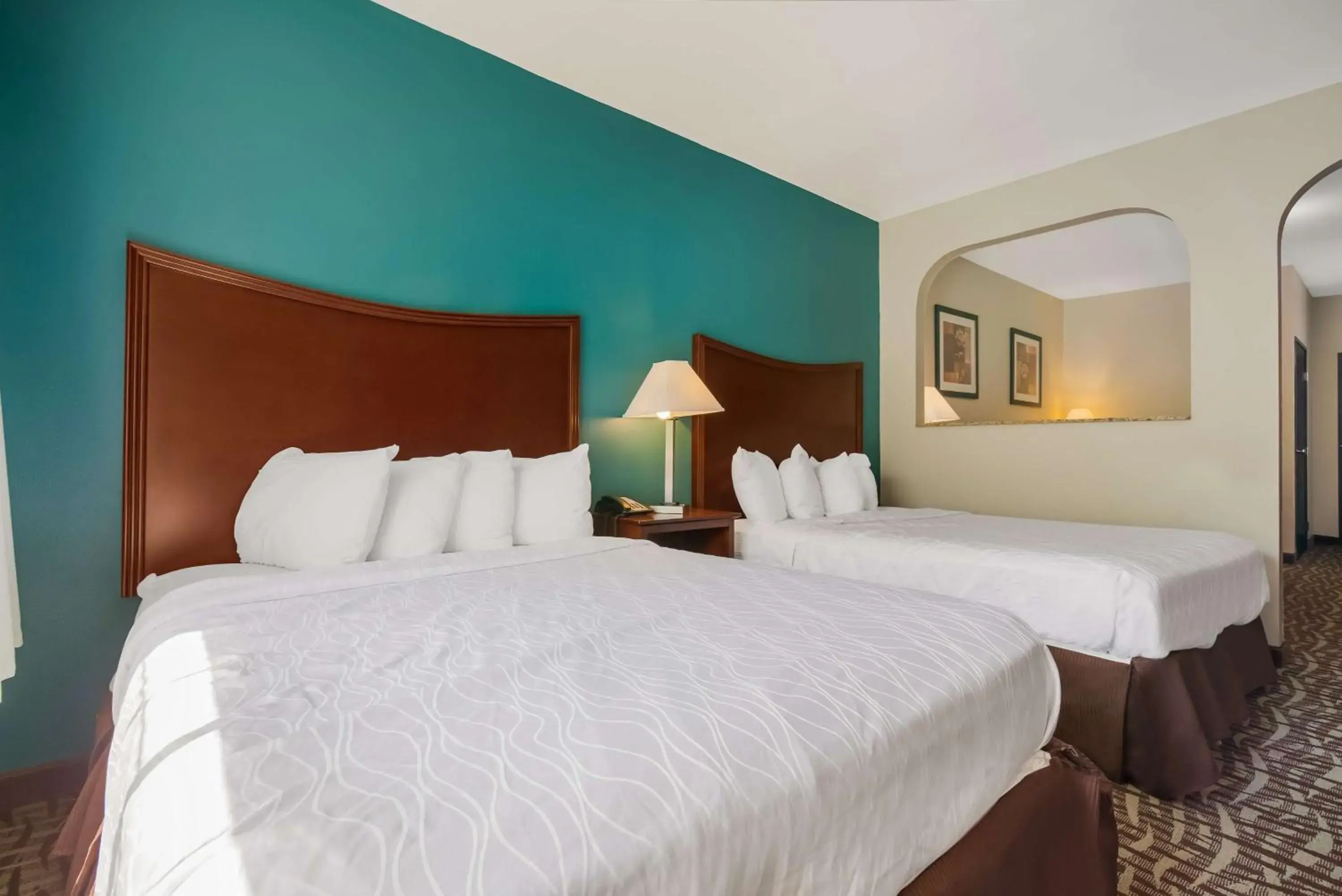 Bedroom, Bed in Best Western Topeka Inn & Suites
