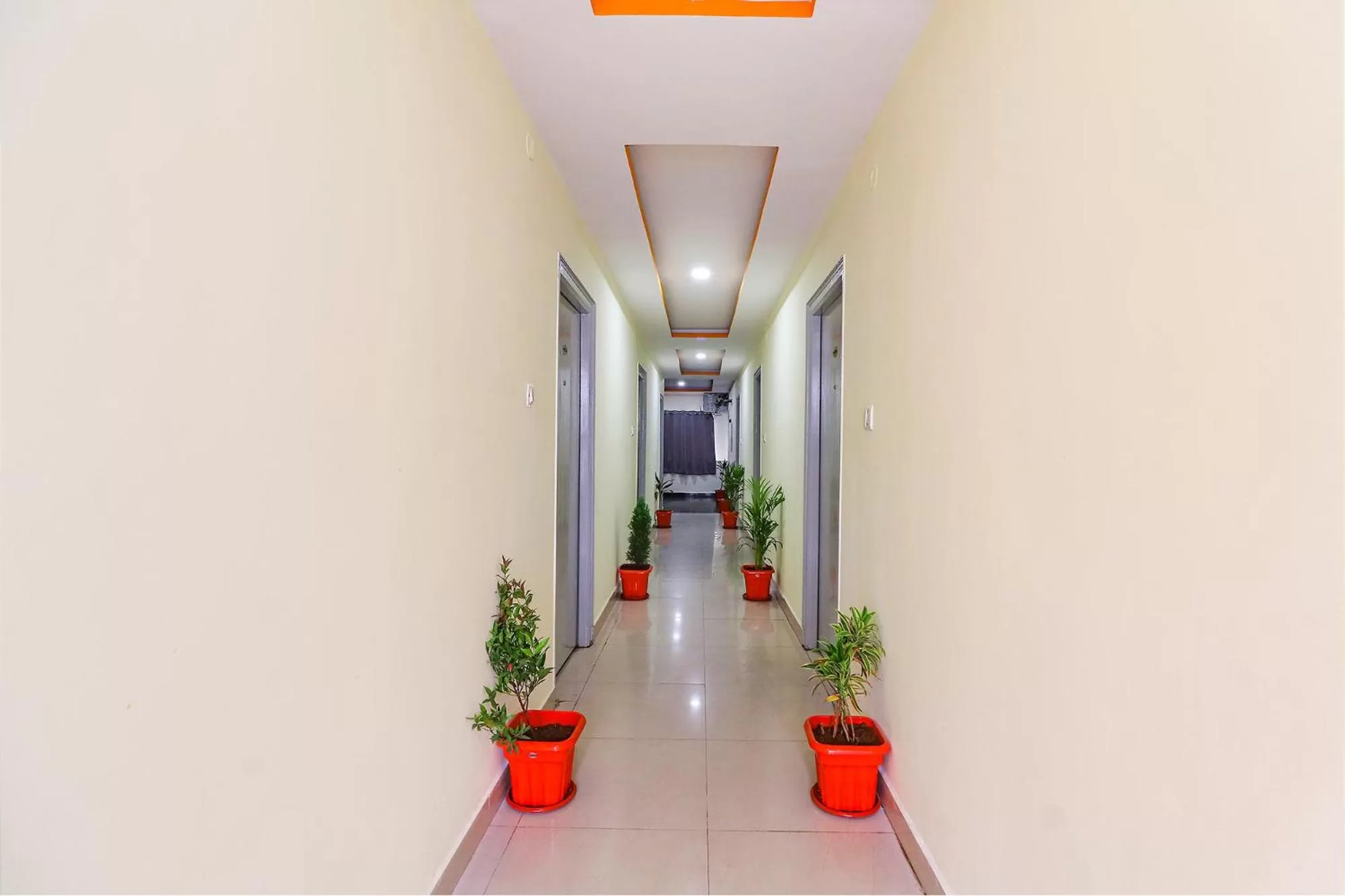 Lobby or reception in FabExpress Broholic Suites - Nr JNTU Kukatpally