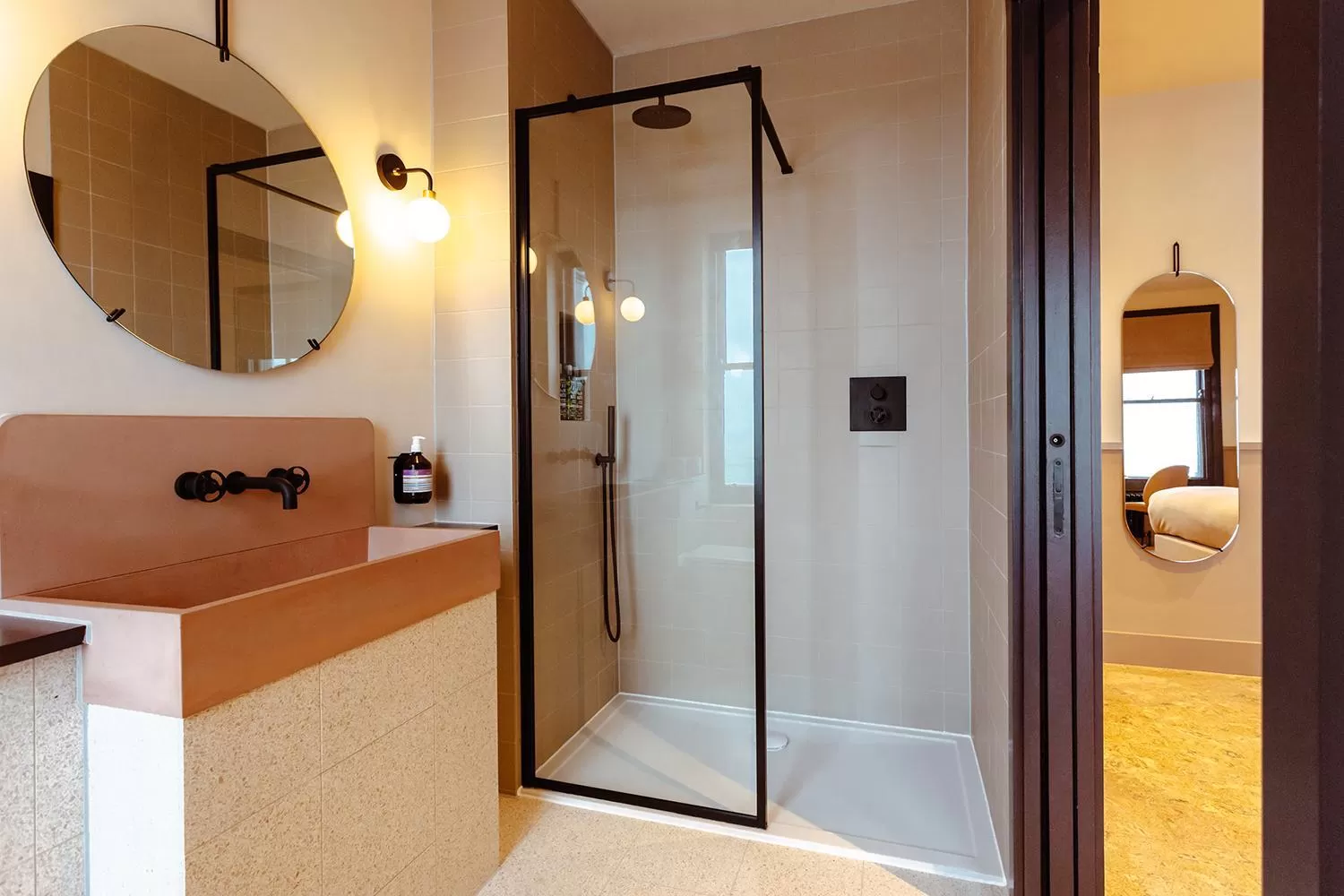 Shower in Port Hotel