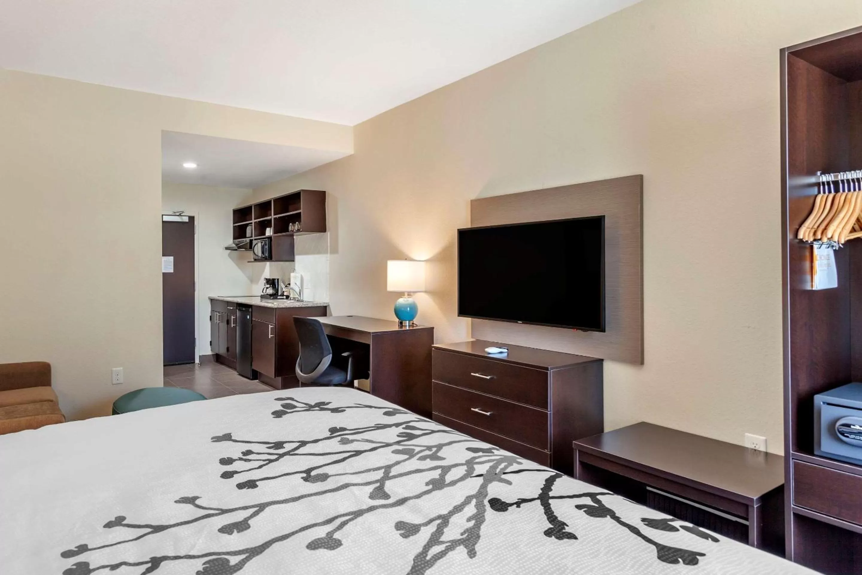 Photo of the whole room in Sleep Inn & Suites Waller