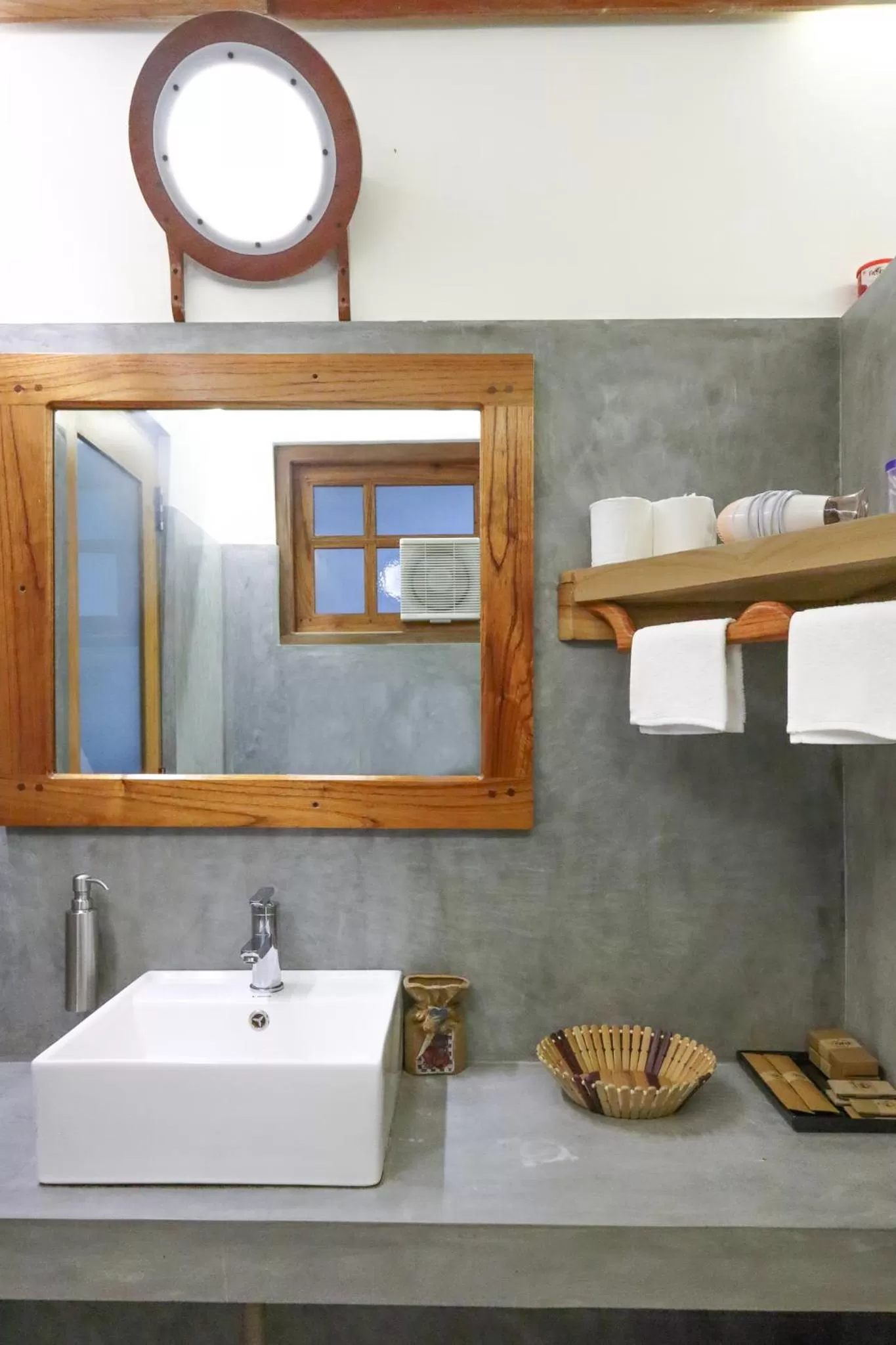 Bathroom in The One Ella