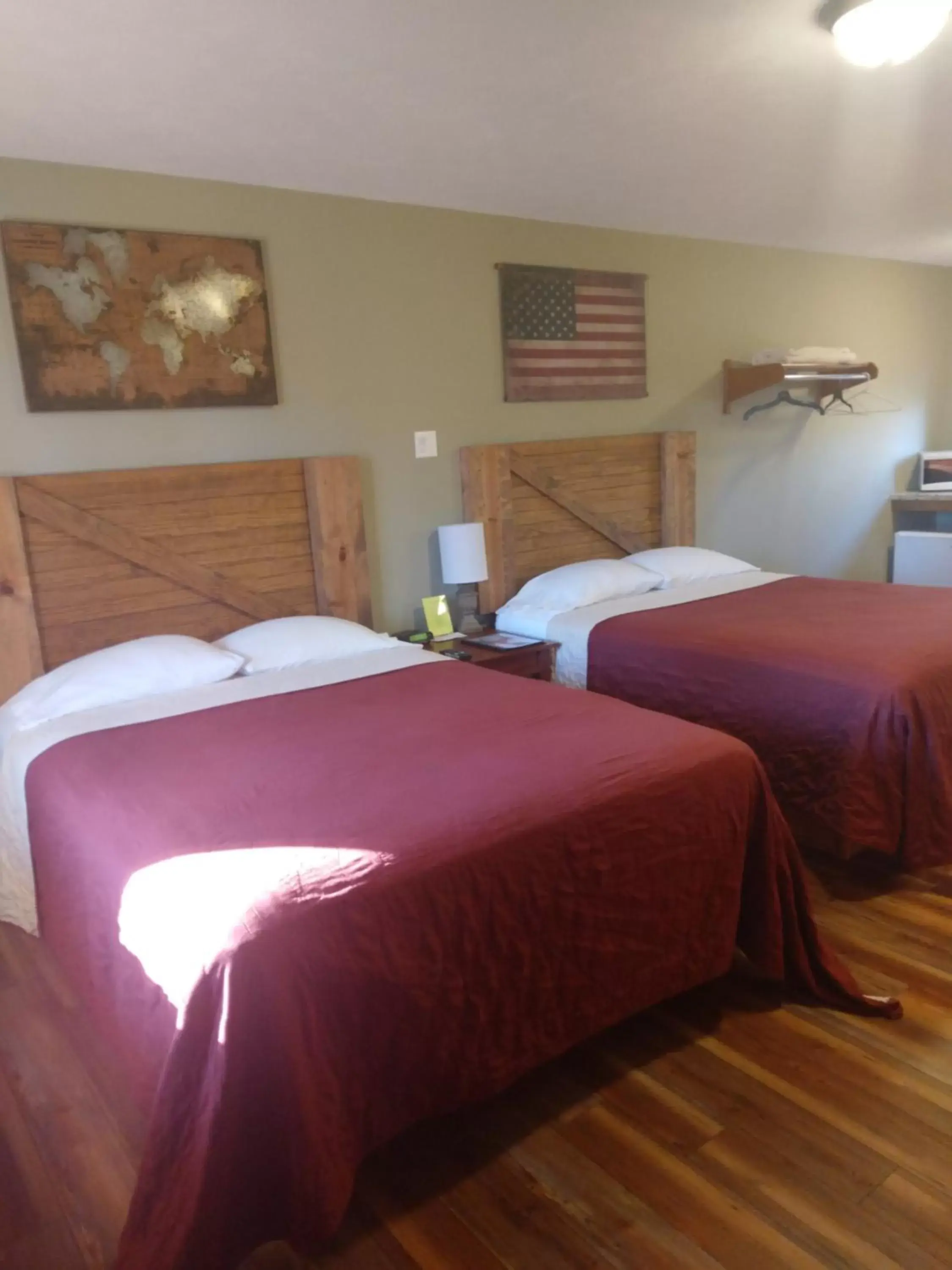 Restaurant/places to eat, Bed in Timber Pointe Resort