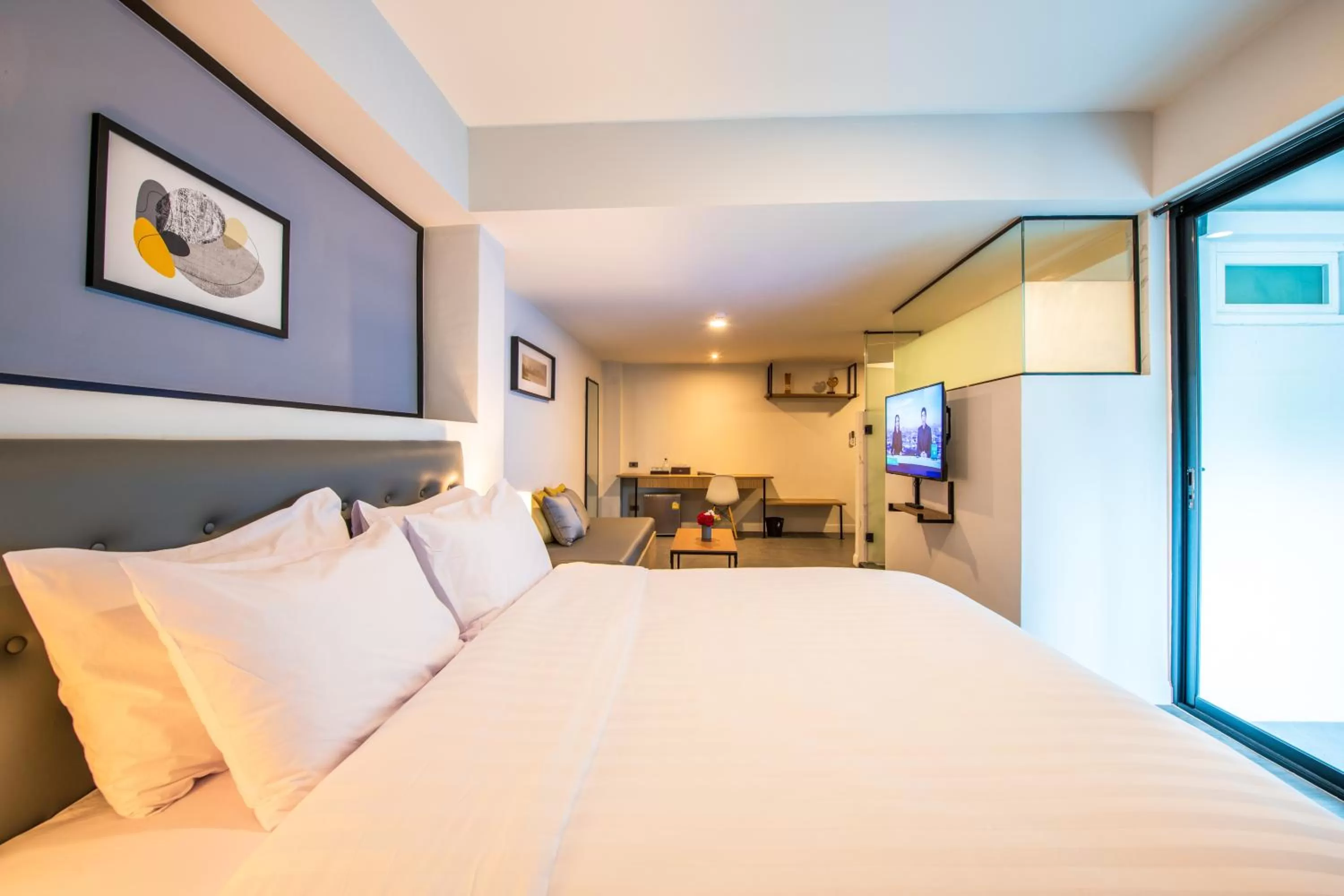 Bed in Mayson Place Hotel