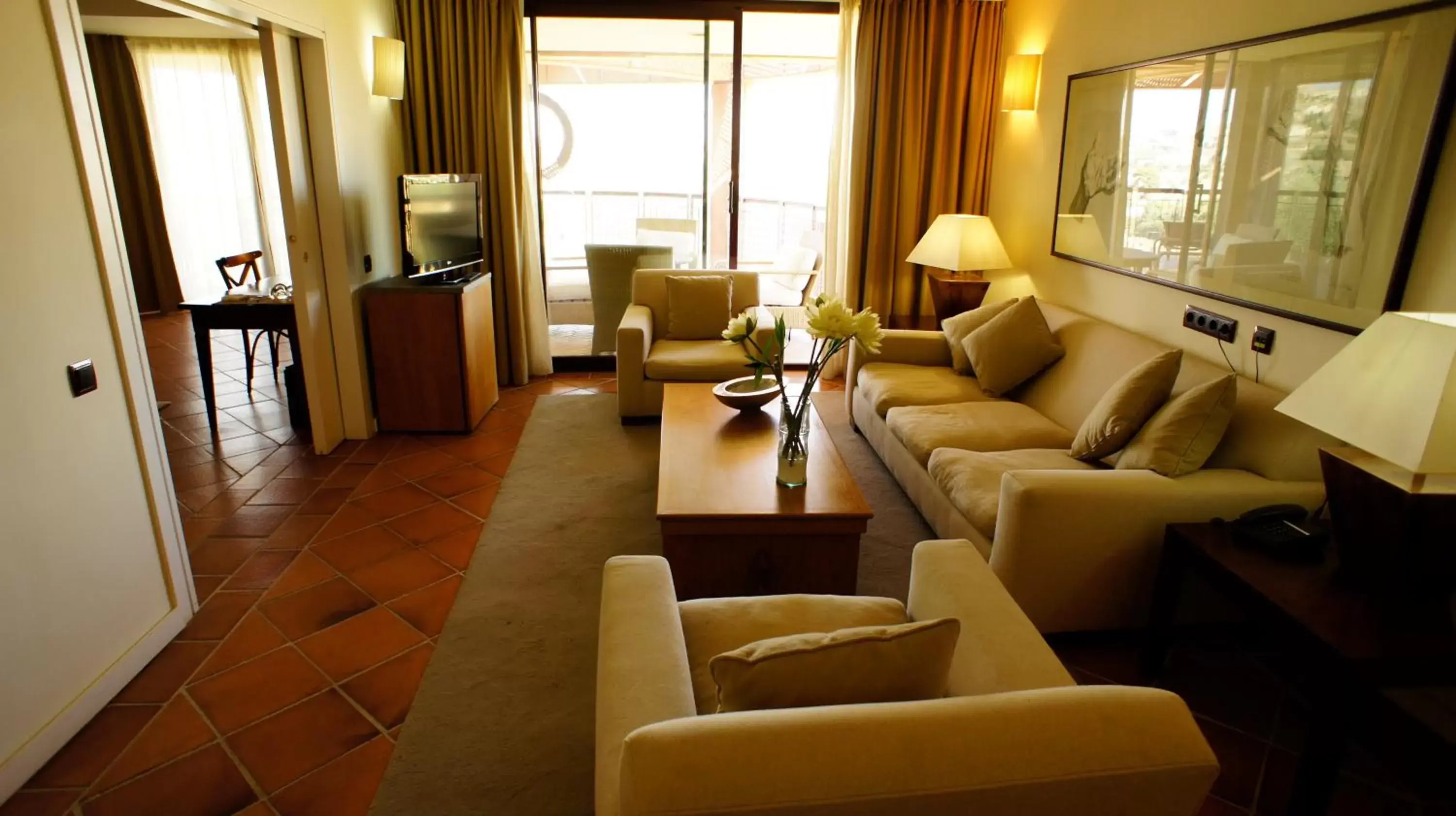 Photo of the whole room, Seating Area in Hotel Cigarral el Bosque