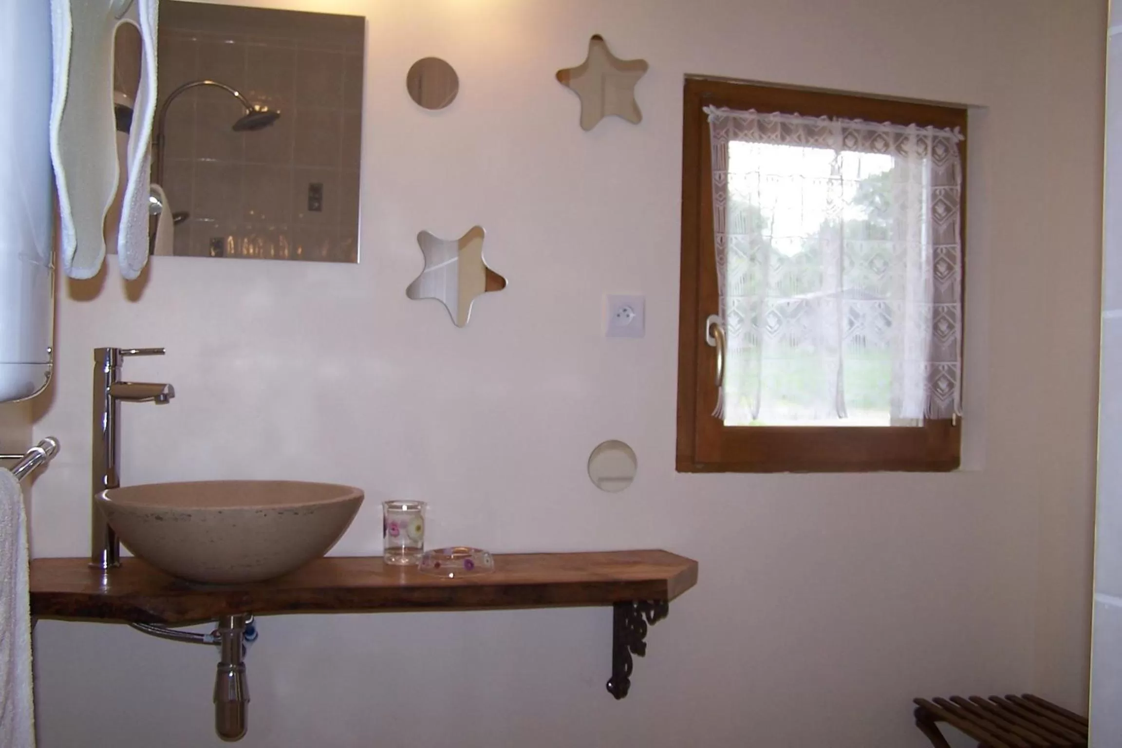 Double Room with Private Bathroom in Chambre d'Hôtes Le Moulin d'Encor