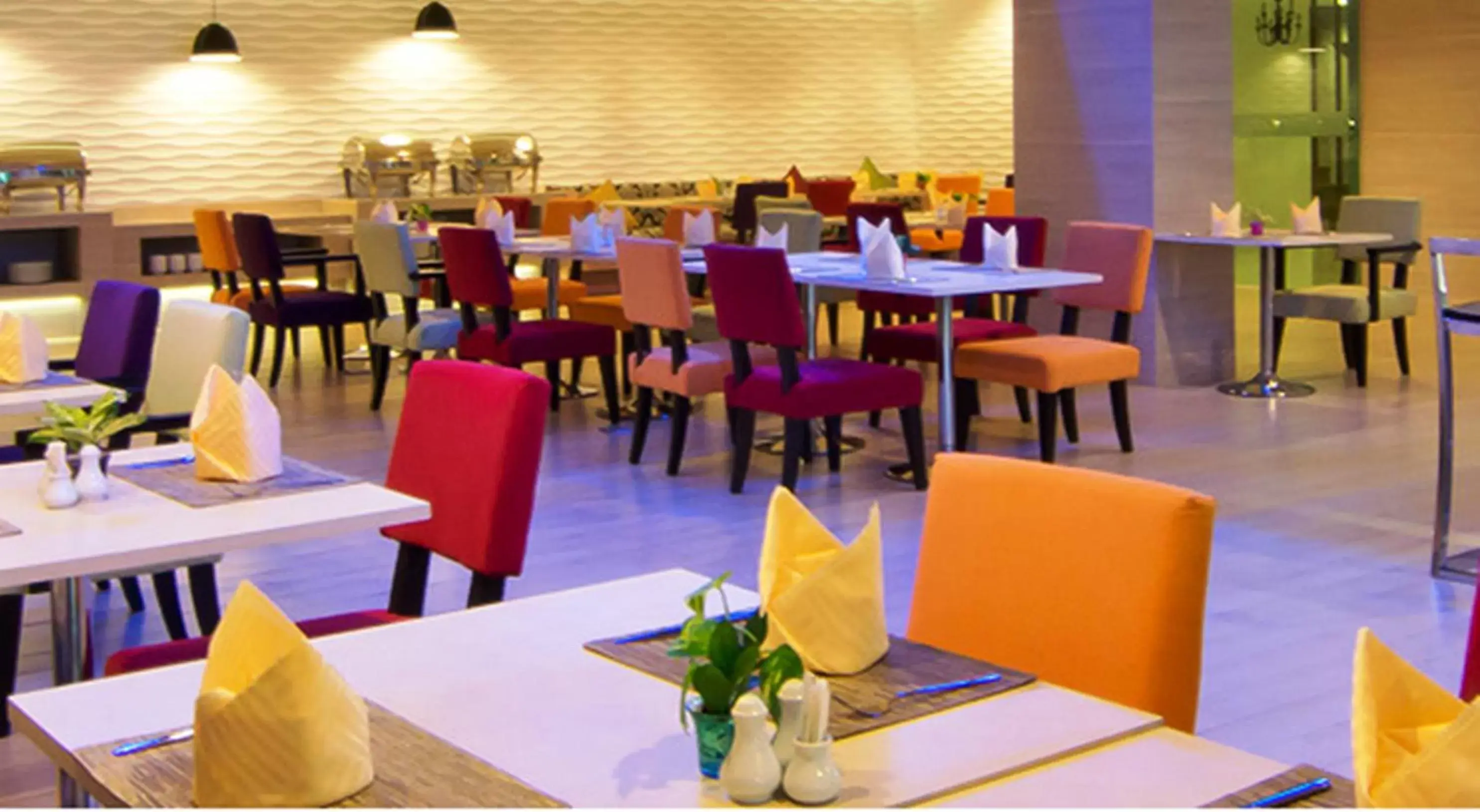 Restaurant/Places to Eat in The Stay Hotel "SHA Certified"