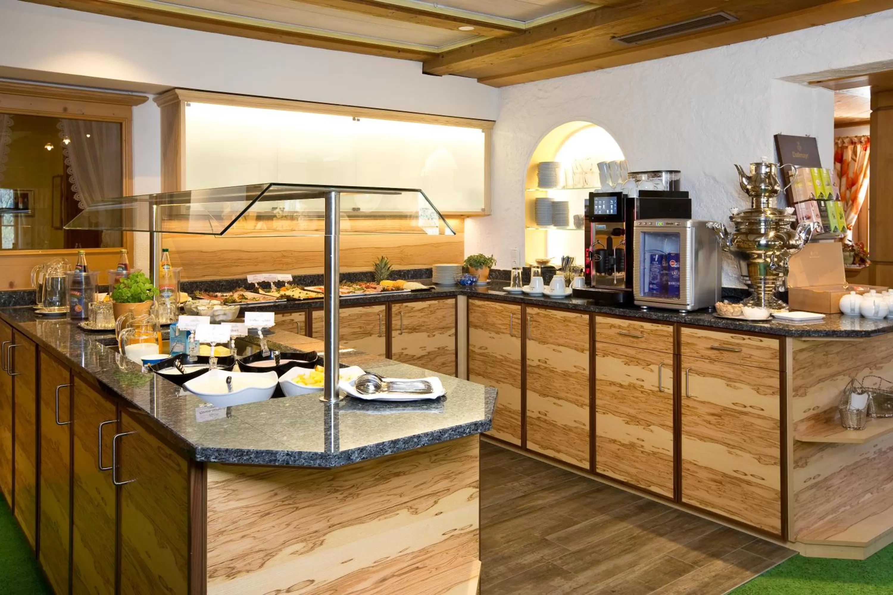 Buffet breakfast in Ringhotel Nebelhornblick