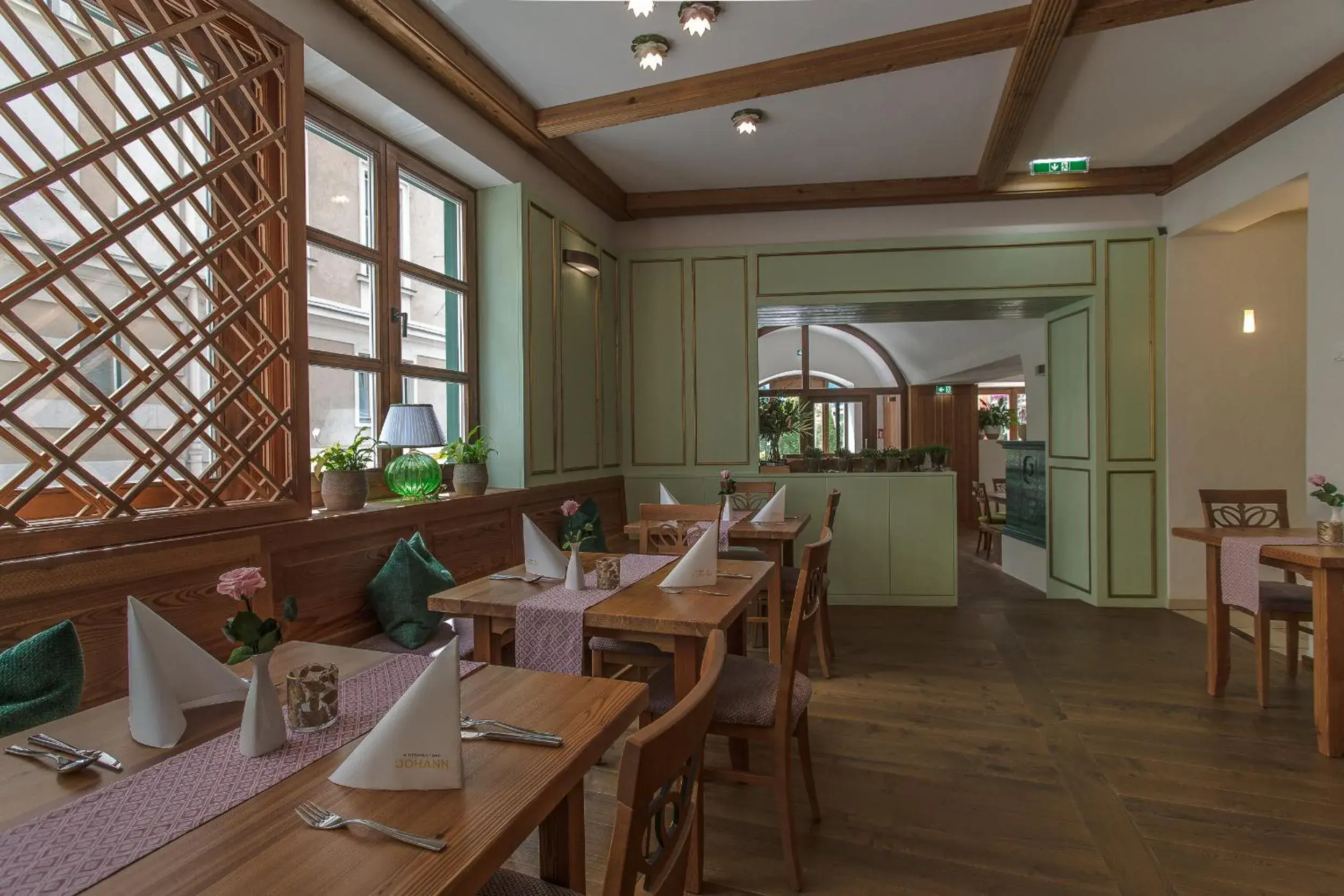 Restaurant/Places to Eat in SPA Hotel Erzherzog Johann