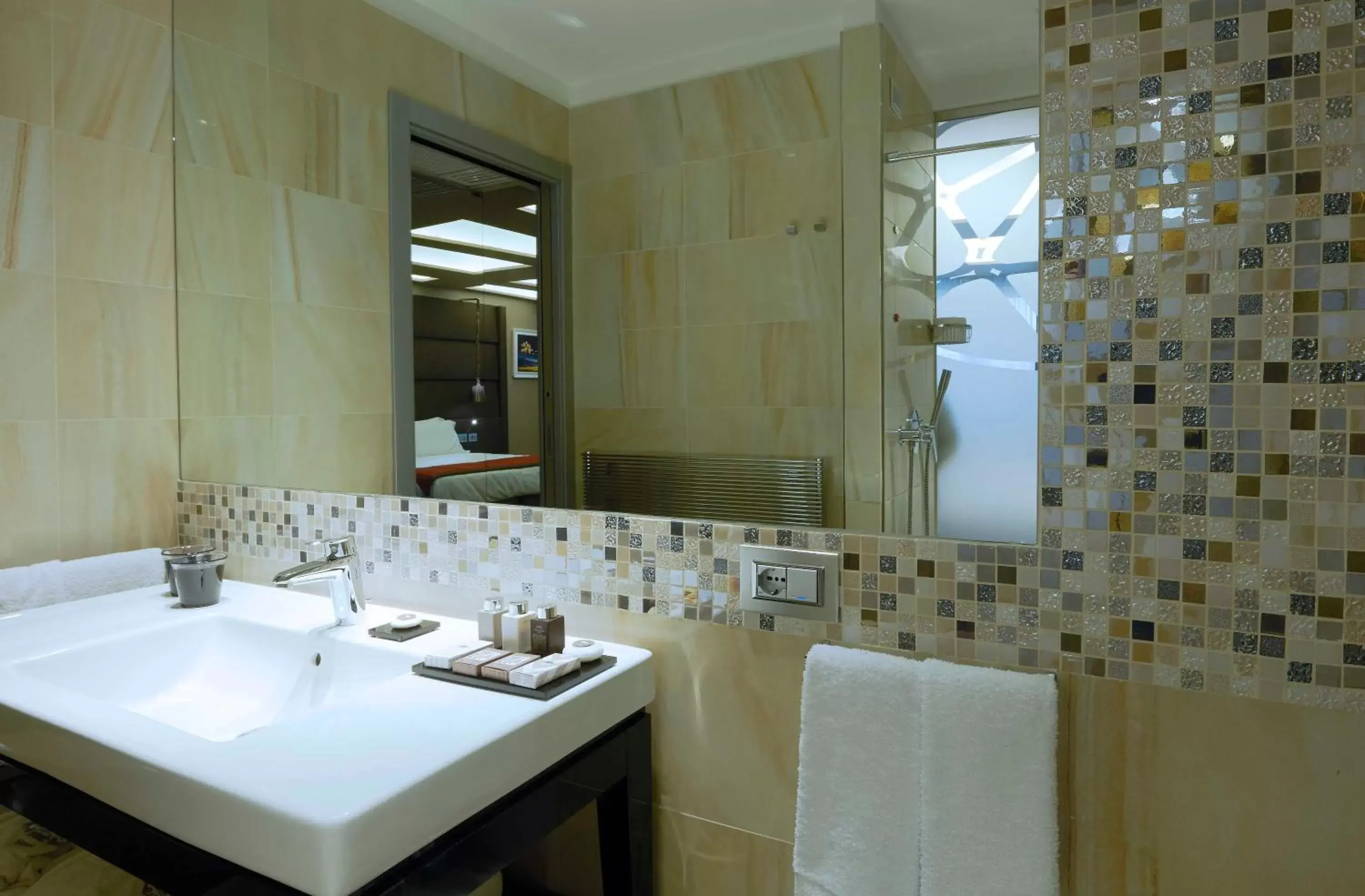 Bathroom in Harry's Bar Trevi Hotel & Restaurant