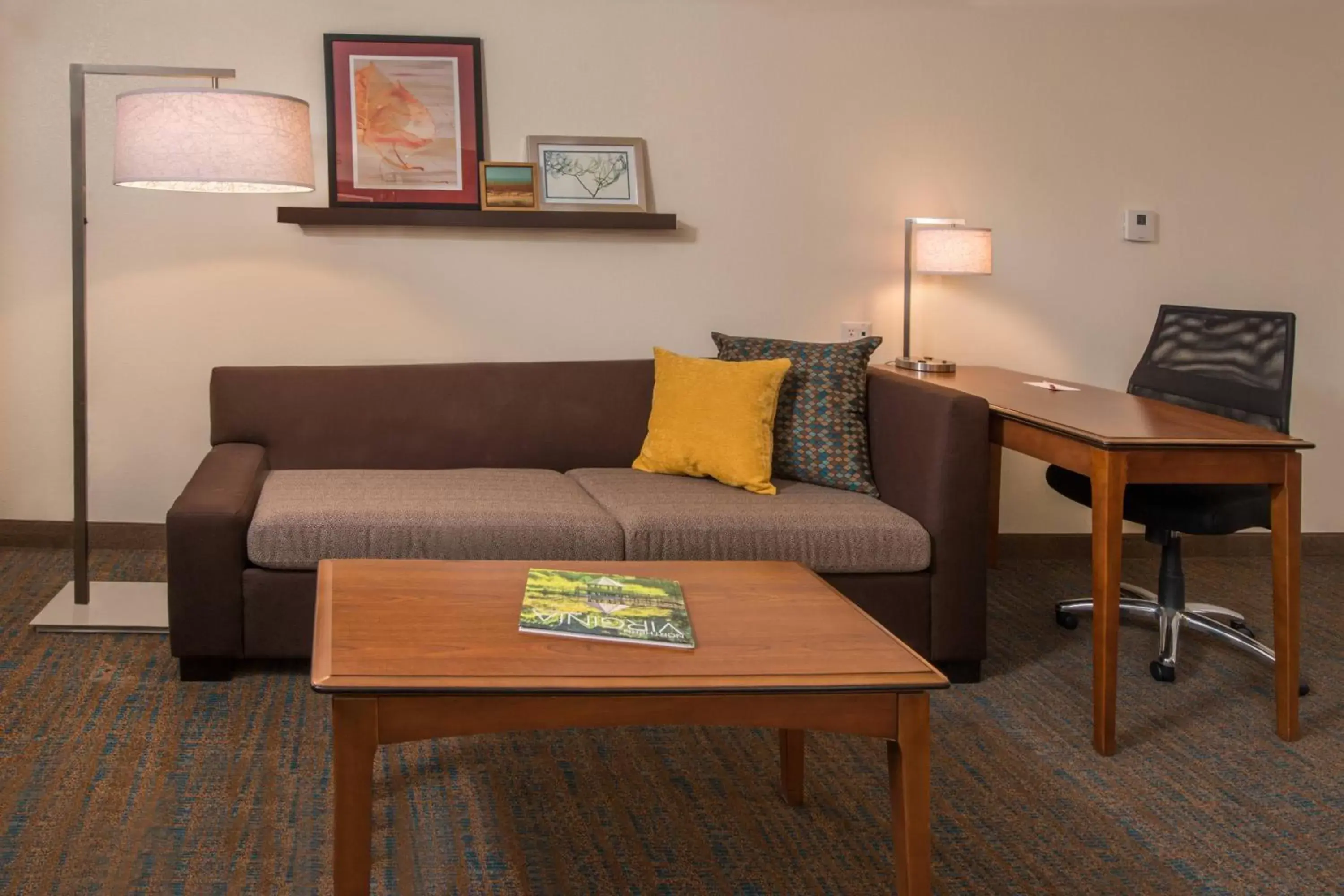 Photo of the whole room, Seating Area in Residence Inn Chantilly Dulles South