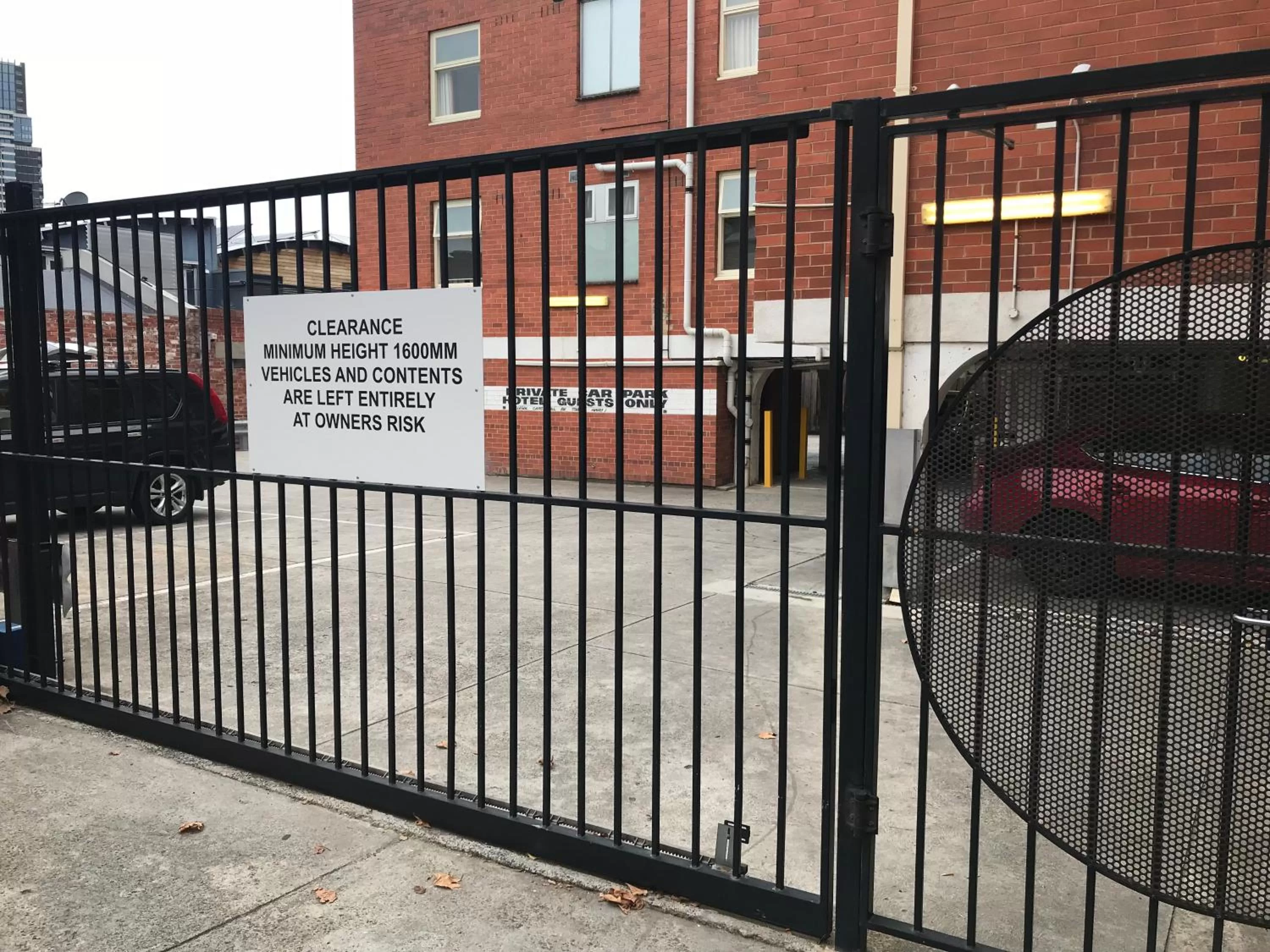 Area and facilities in Miami Hotel Melbourne