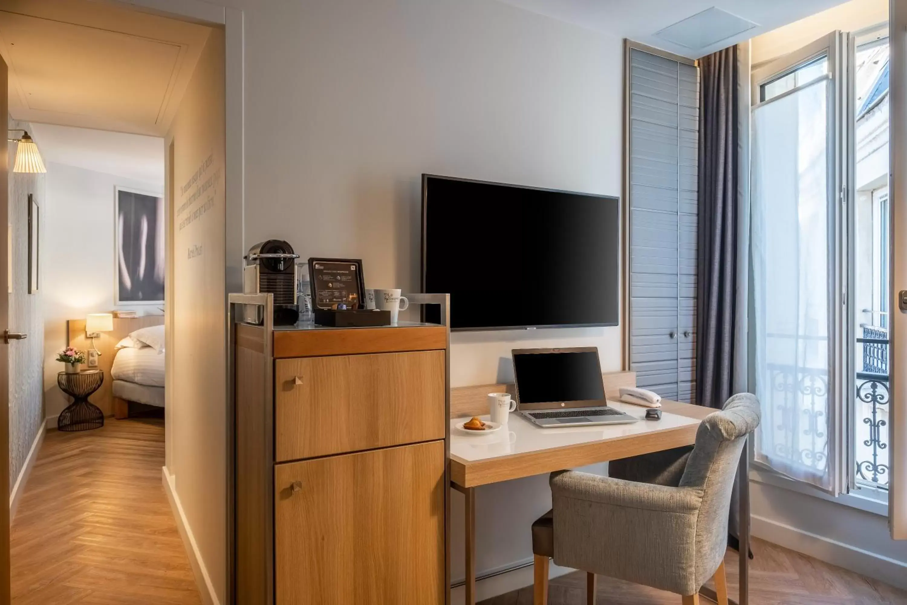 TV and multimedia, TV/Entertainment Center in Hotel Litteraire Le Swann, BW Premier Collection