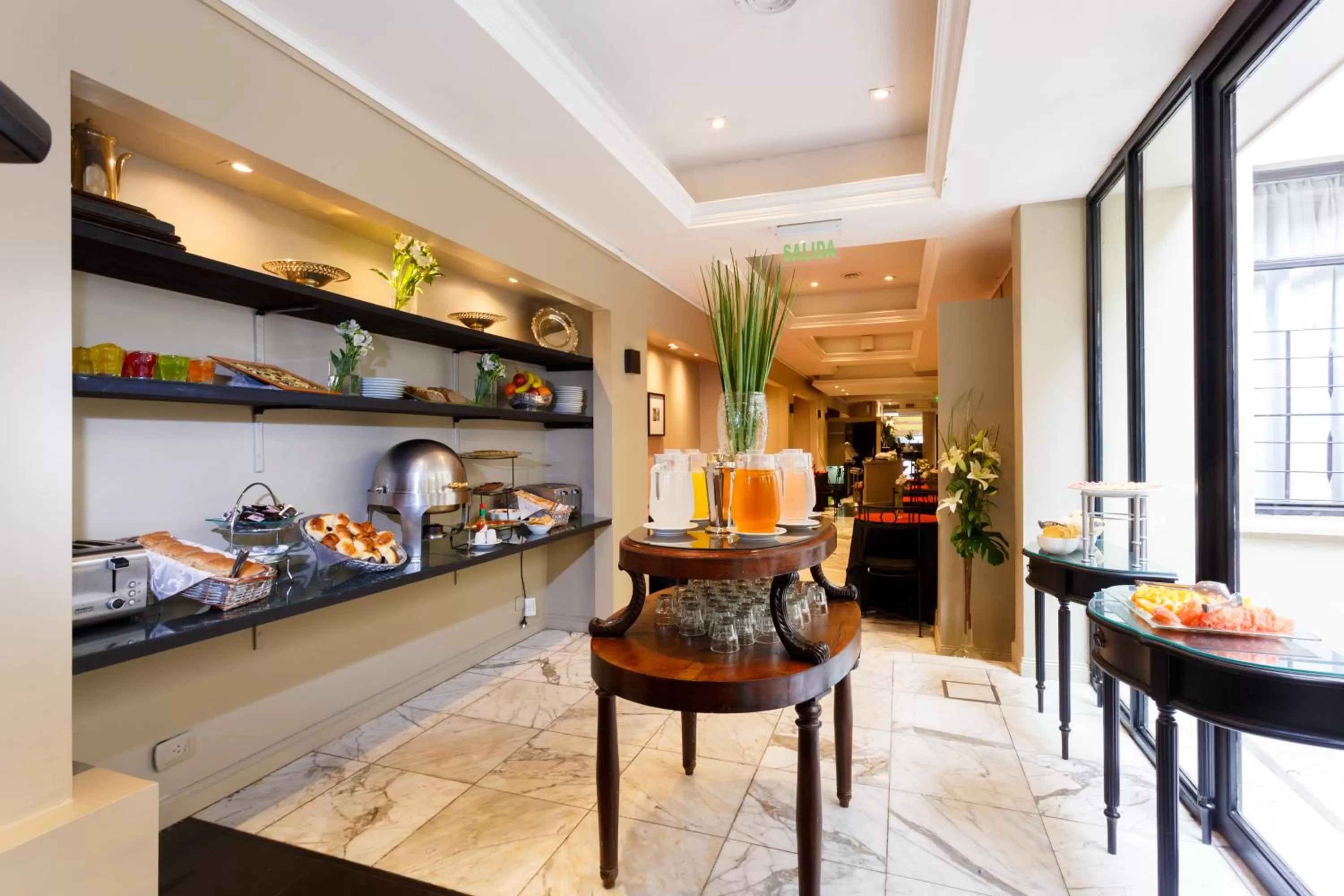 Lounge or bar, Restaurant/Places to Eat in Le Cinque Lusso Recoleta