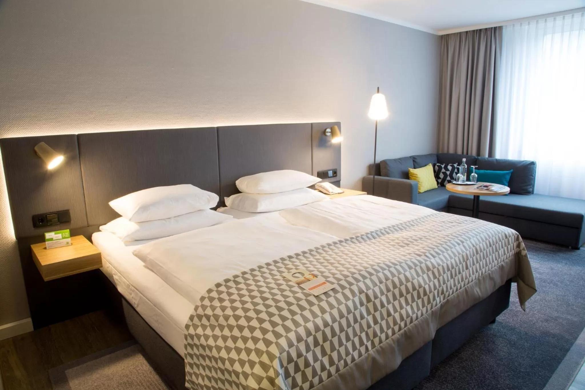 Photo of the whole room, Bed in Holiday Inn Düsseldorf-Neuss by IHG