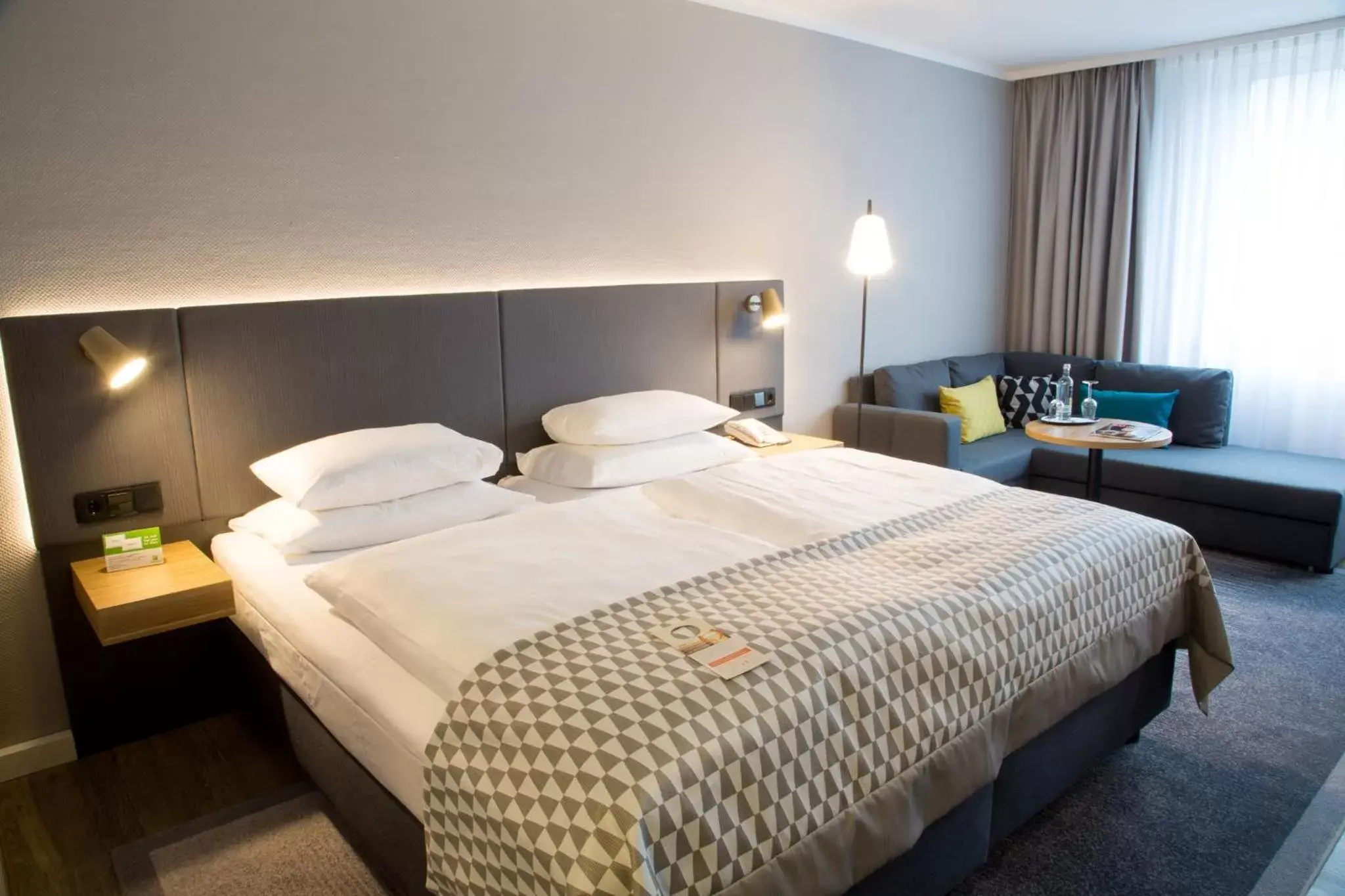 Photo of the whole room, Bed in Holiday Inn Düsseldorf-Neuss, an IHG Hotel