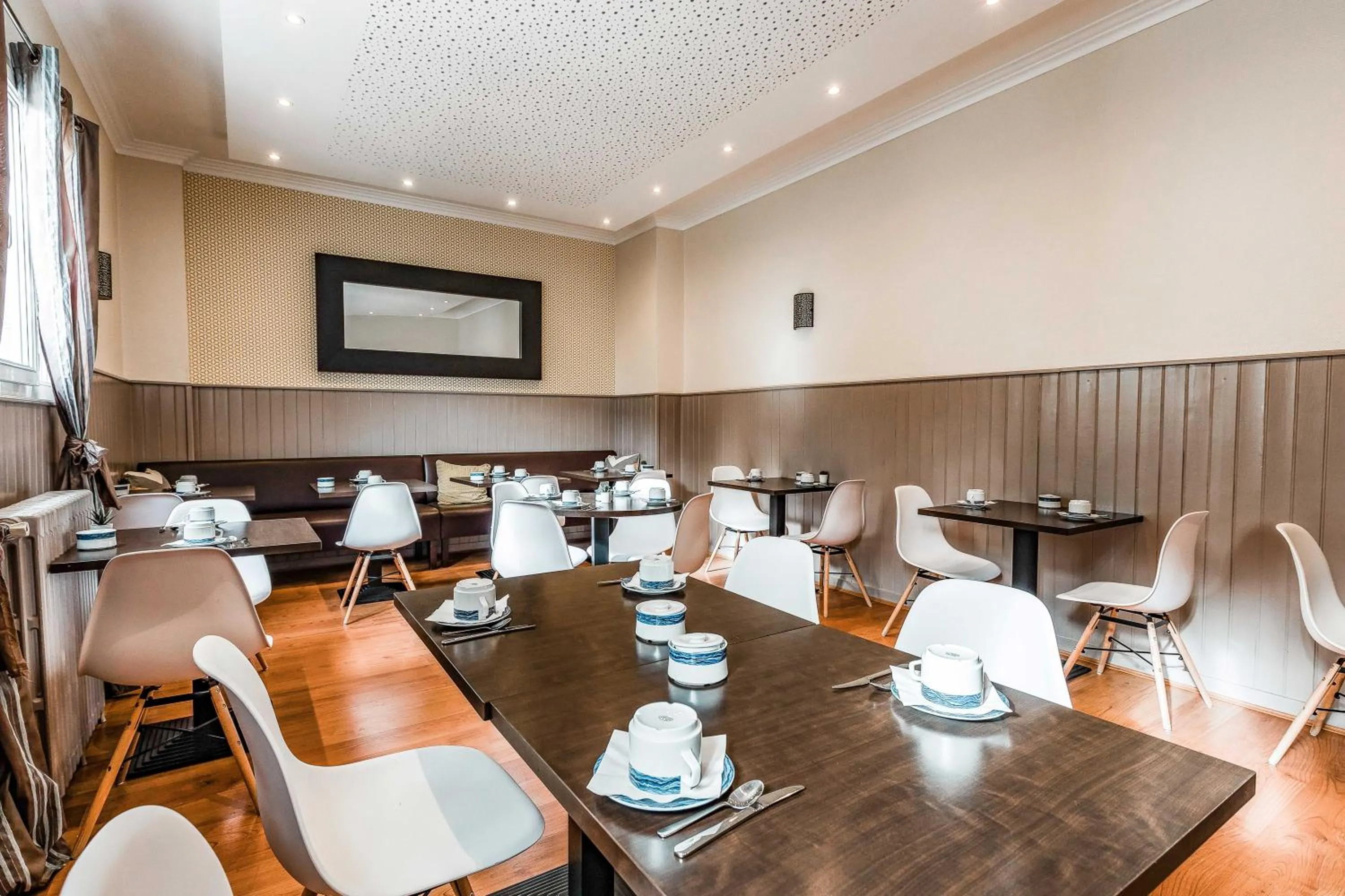 Restaurant/places to eat in Hotel Belle Vue Royan