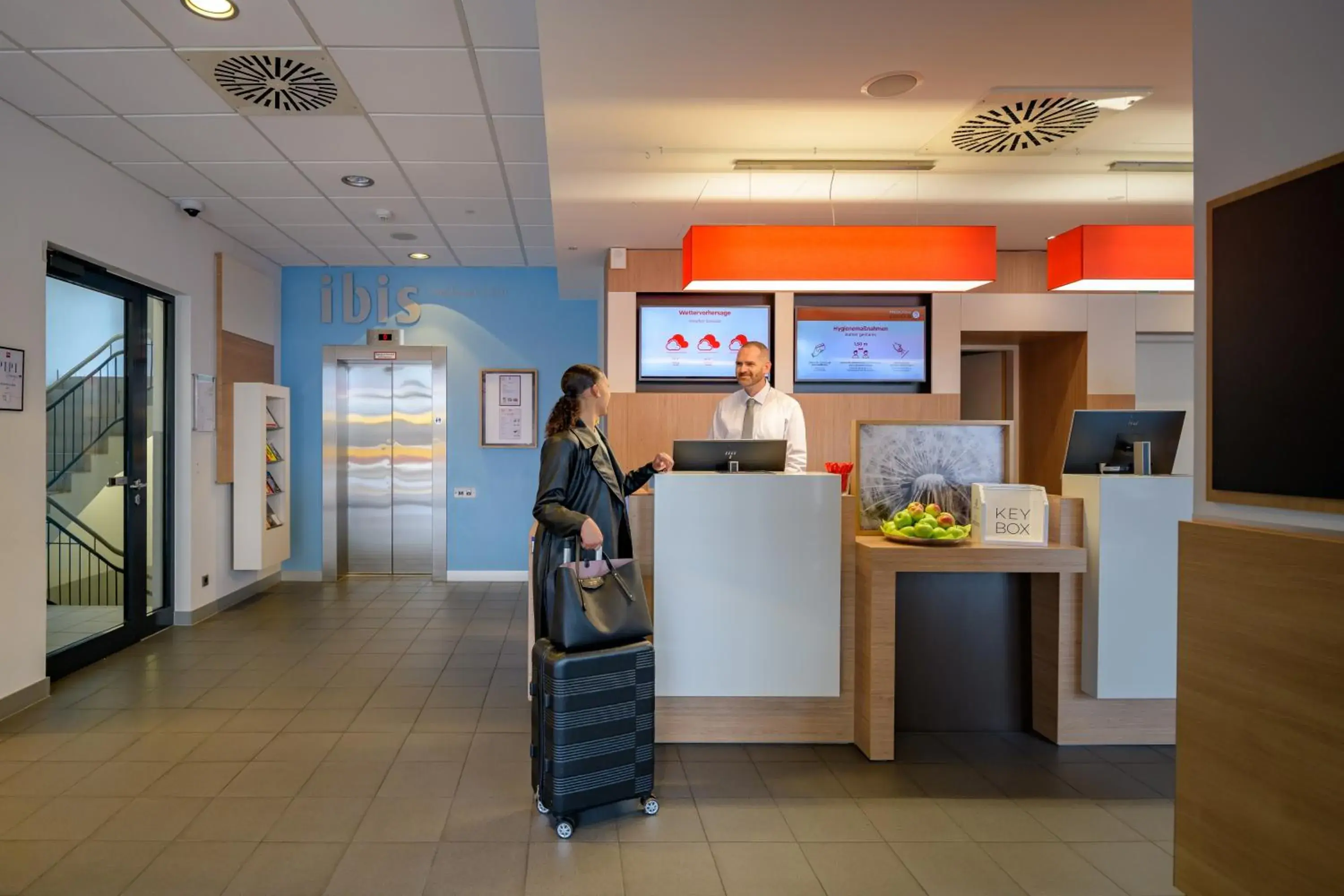 Lobby or reception in ibis Heilbronn City