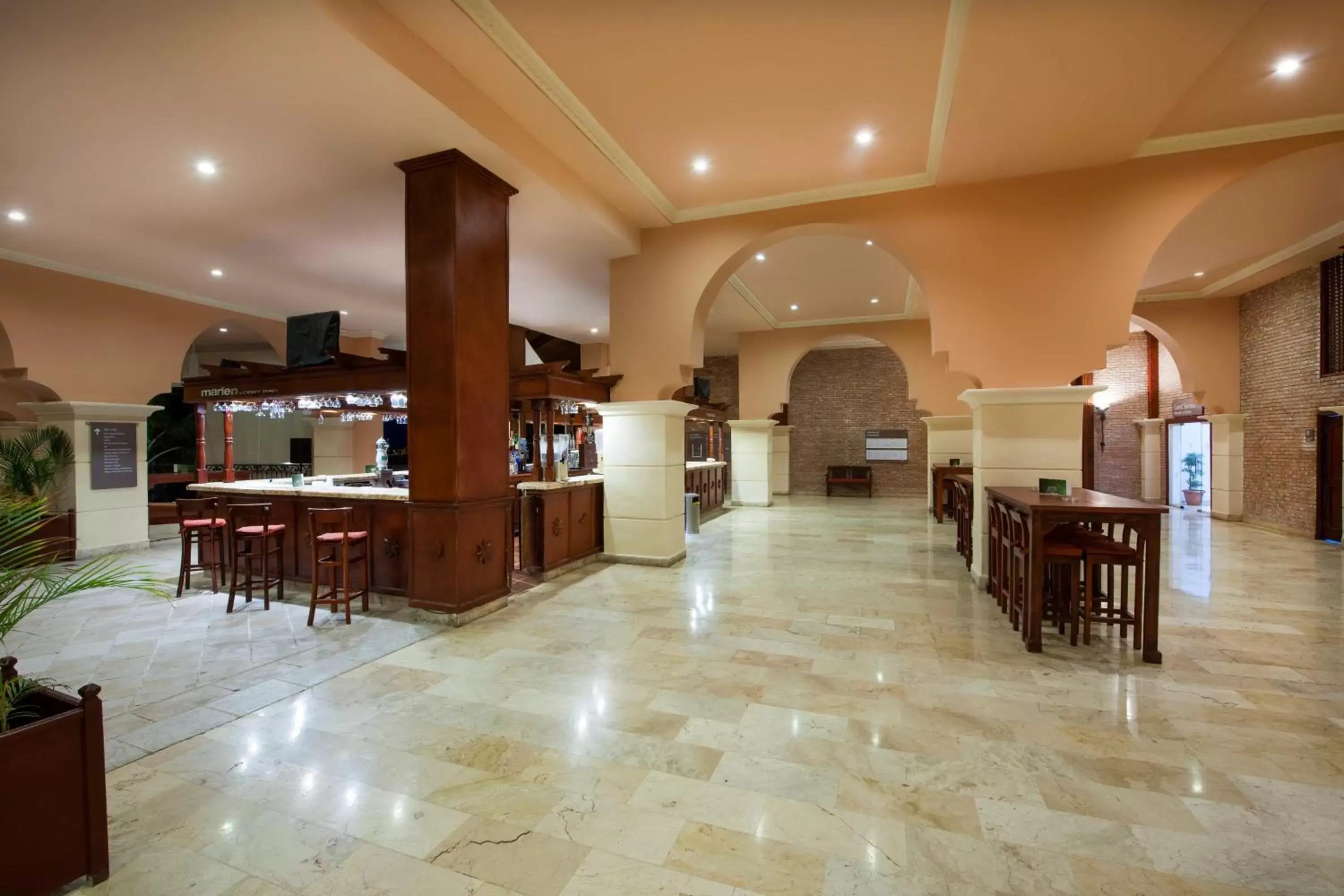 Lounge or bar, Restaurant/Places to Eat in Occidental Caribe - All Inclusive