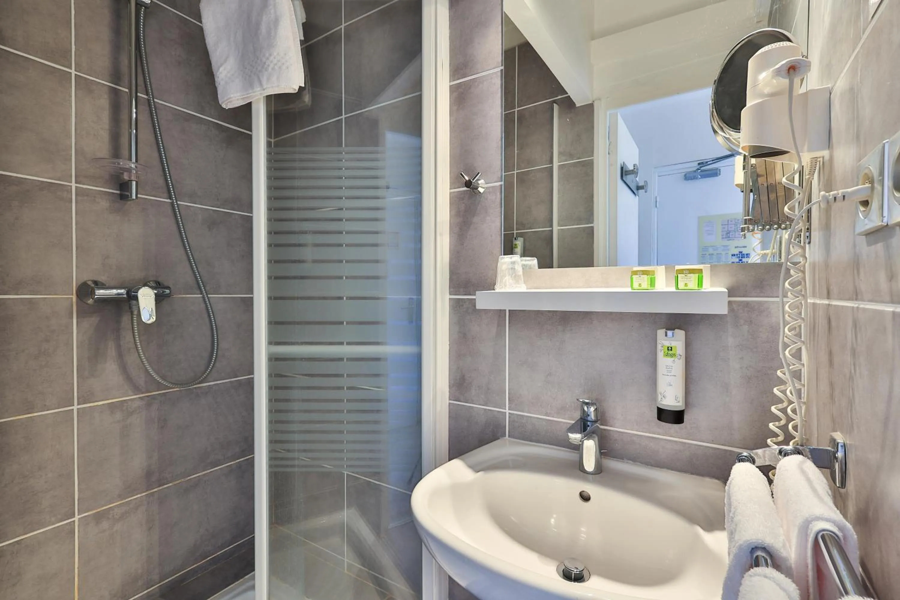 Bathroom in Hotel Cayrons Vence & St Paul de Vence