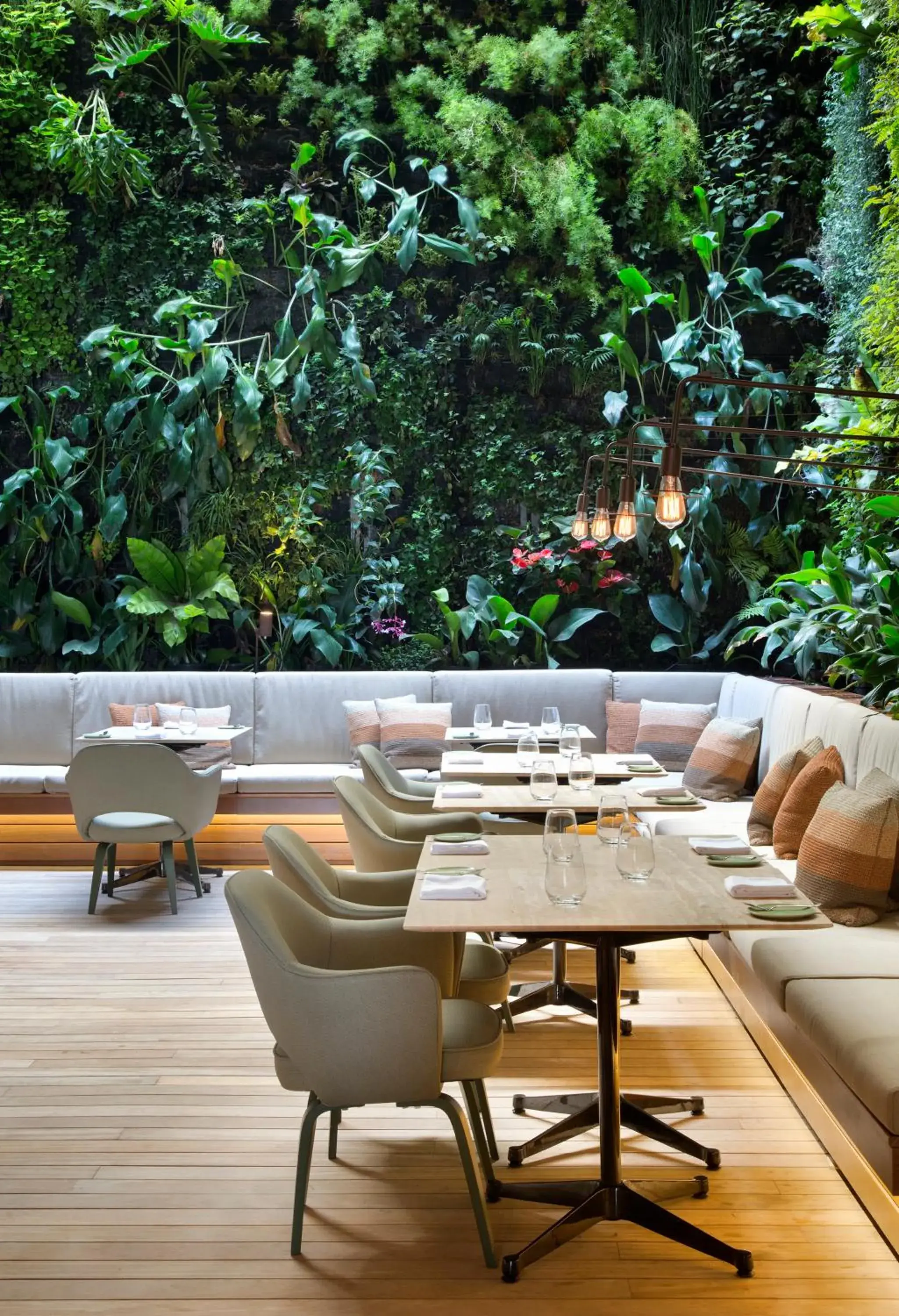 Restaurant/places to eat in Emiliano Hotel Rio de Janeiro