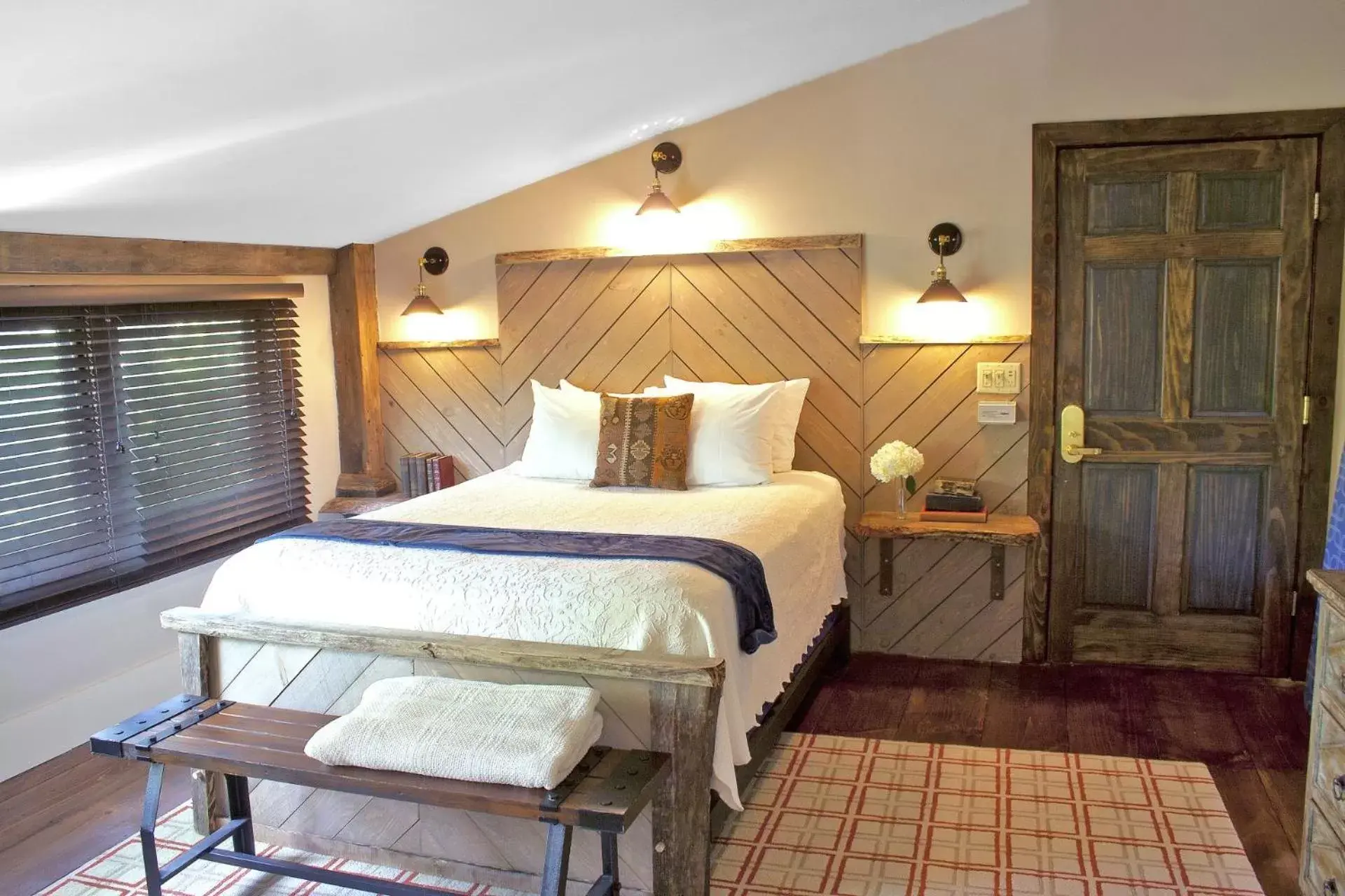 Bedroom, Bed in Three Chimneys Inn
