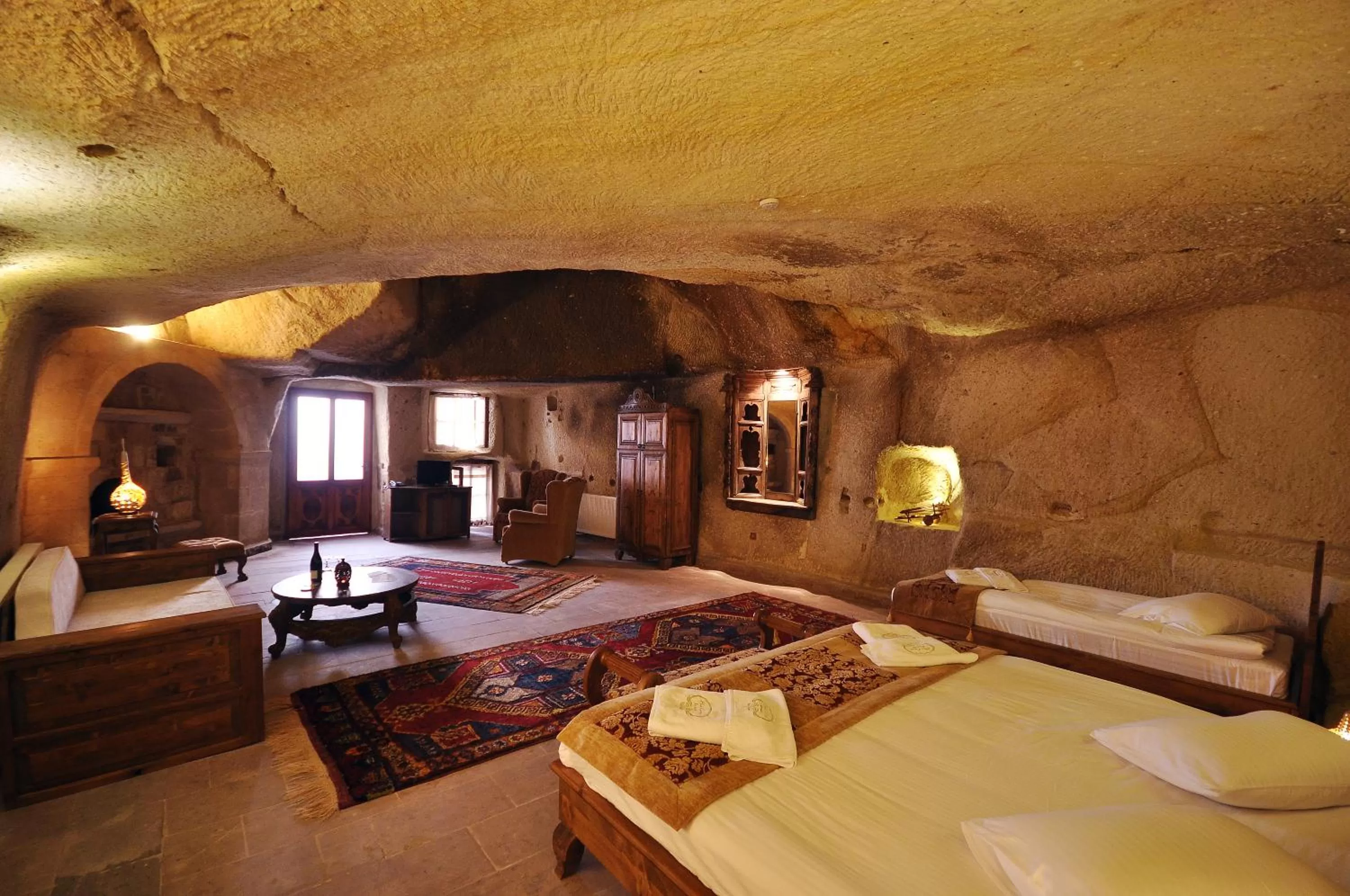 Photo of the whole room, Bed in Has Cave Konak
