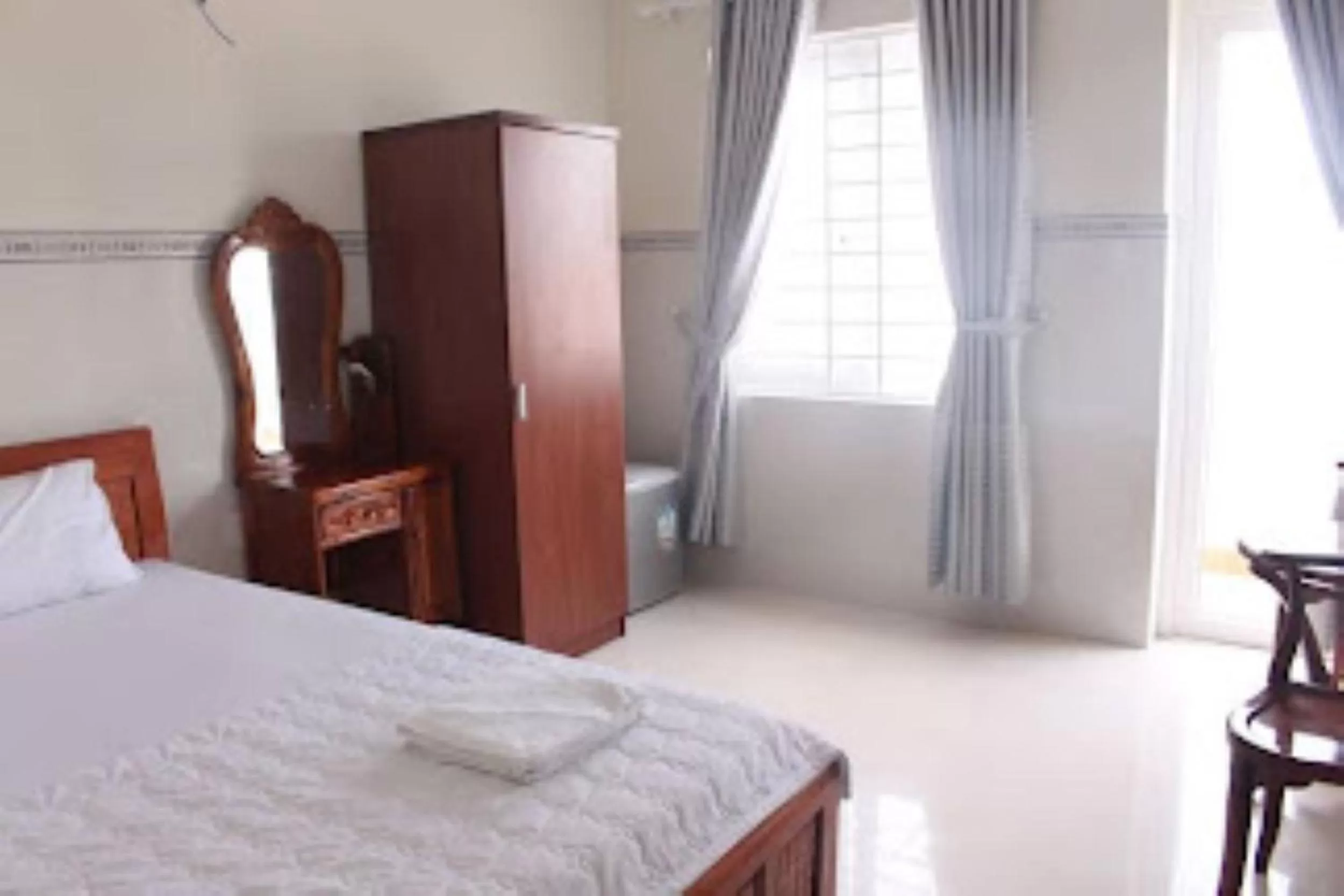 Bedroom, Bed in Hoang Phat Hotel