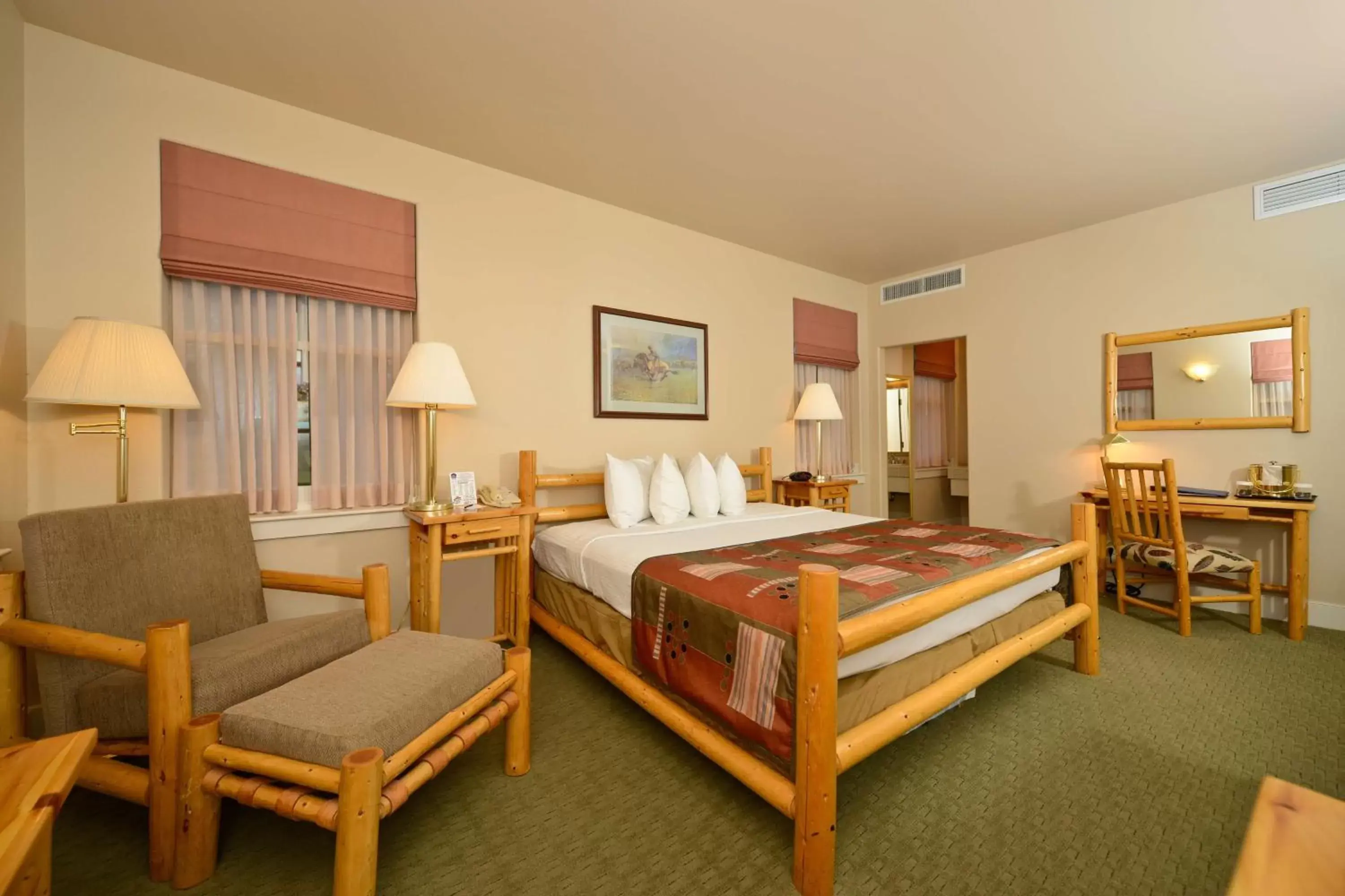 Bedroom in Best Western Plus Plaza Hotel