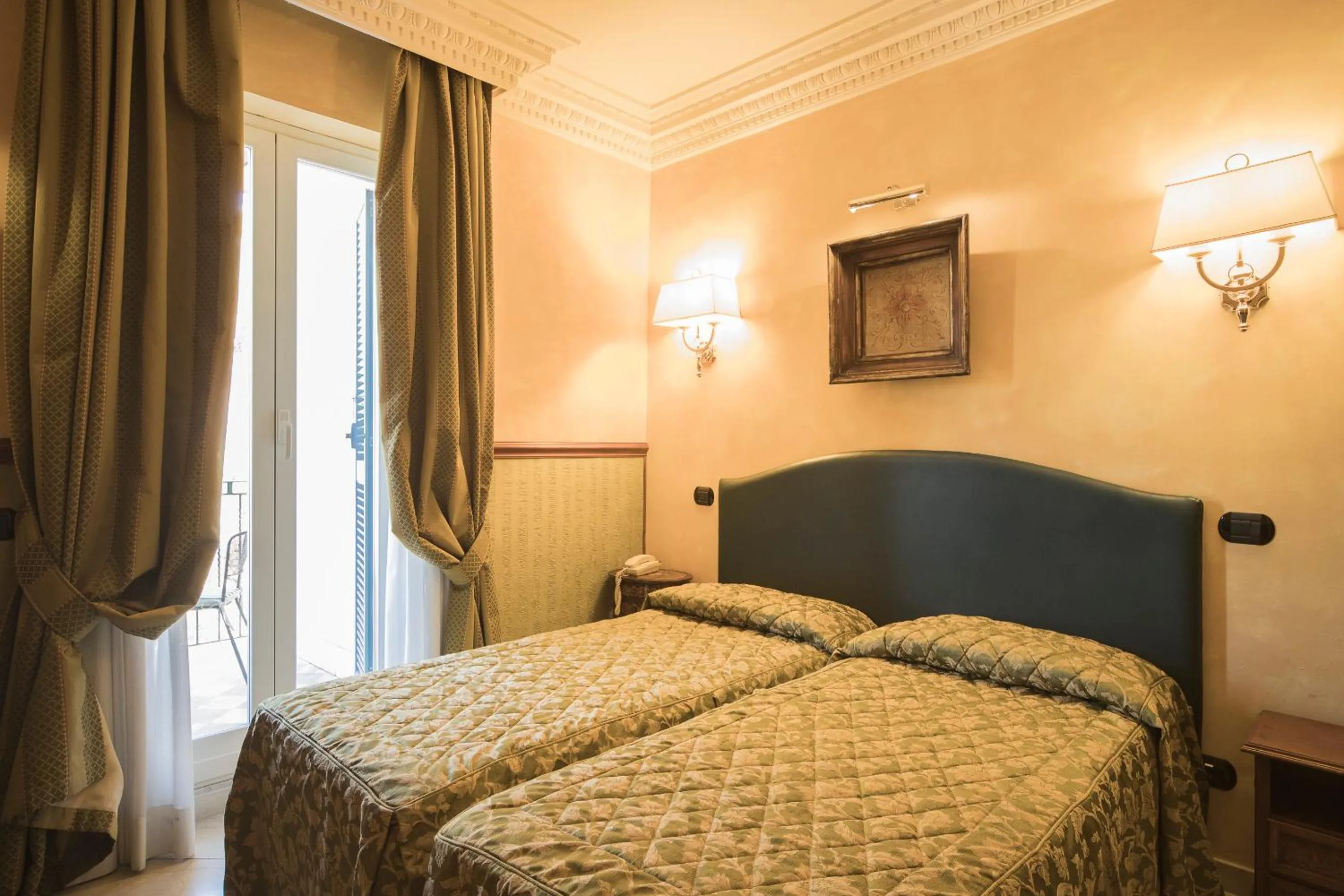 Photo of the whole room, Bed in Hotel Donatello