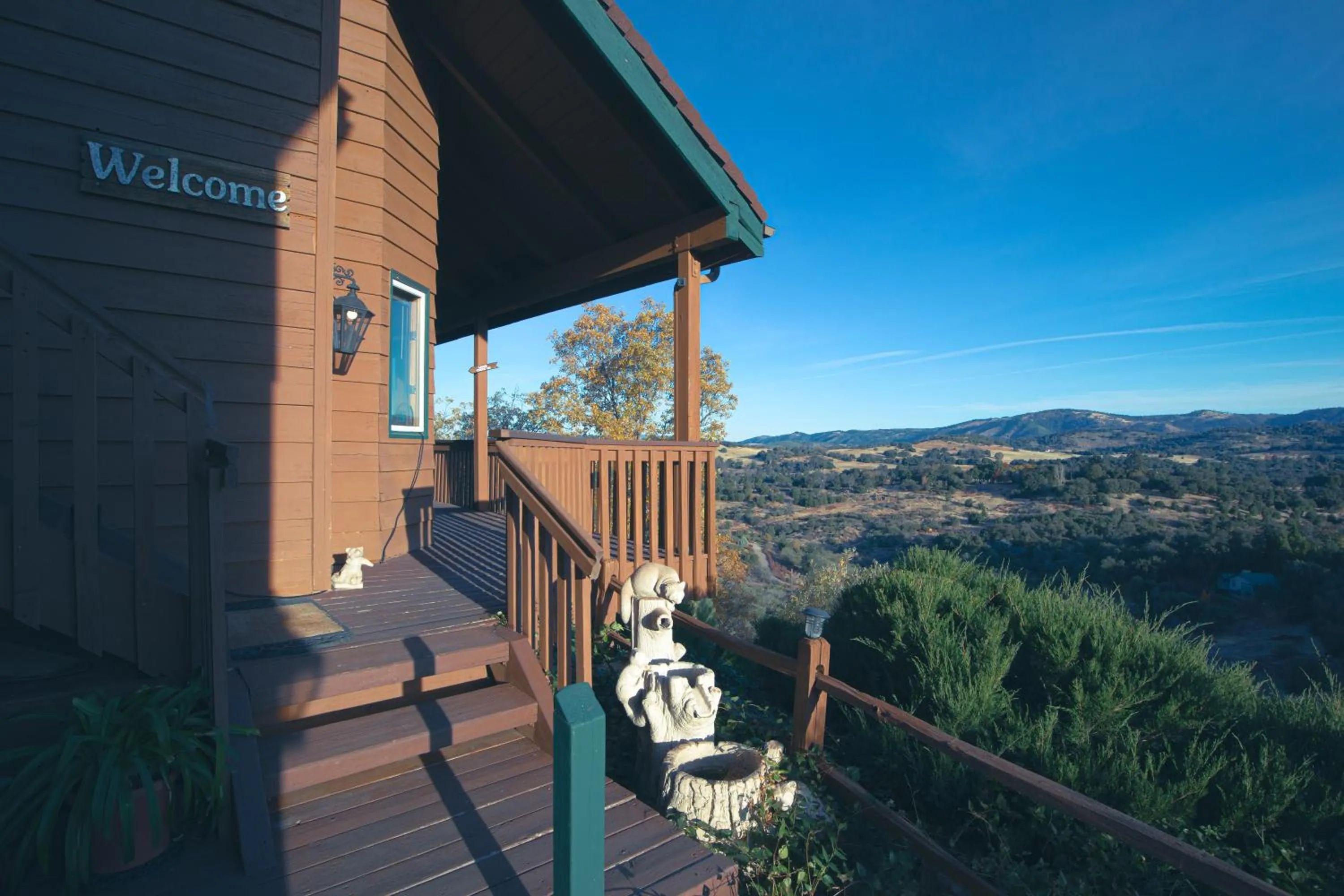 Facade/entrance in Tucker Peak Lodge