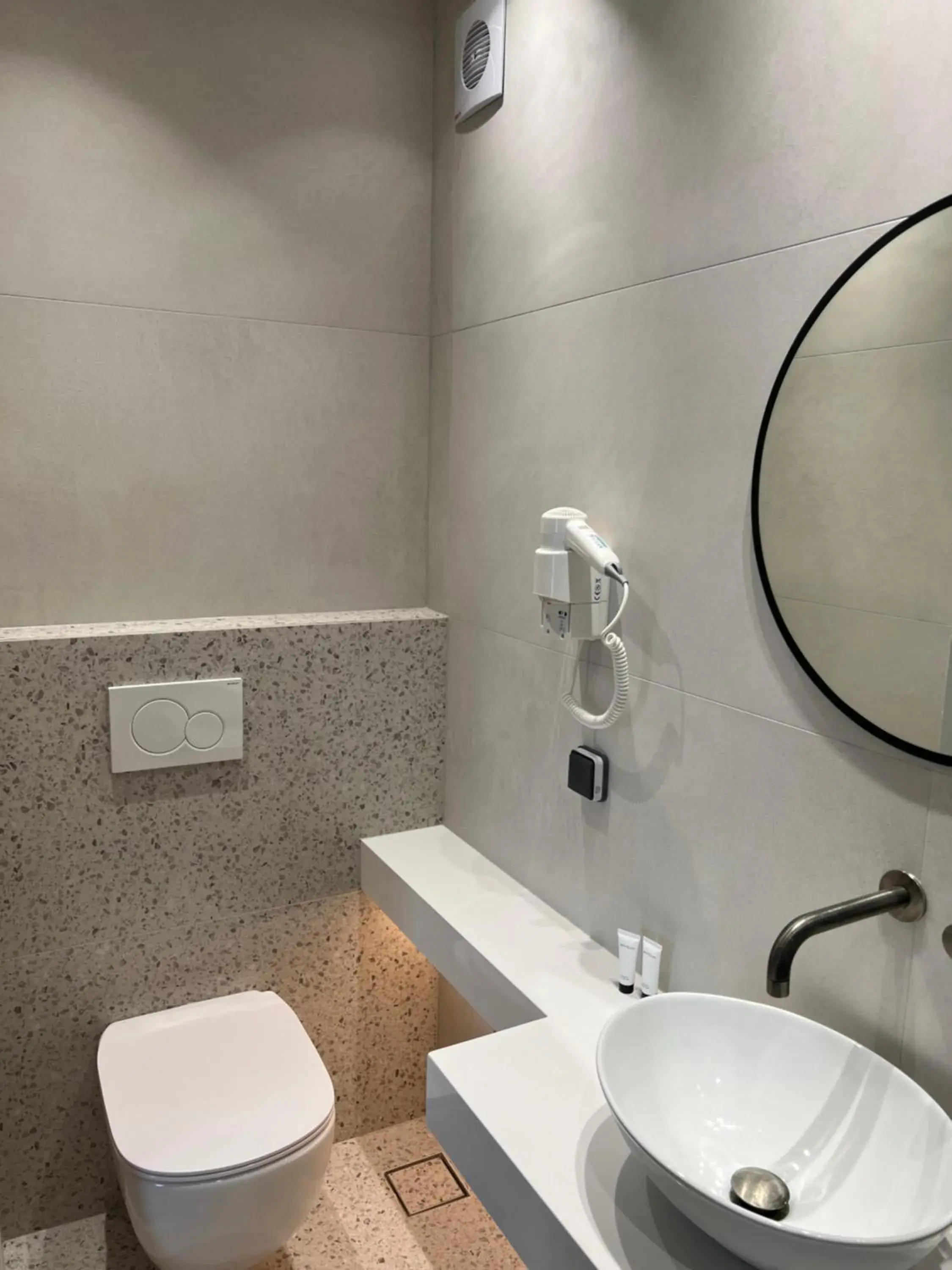 Bathroom in Yria Hotel
