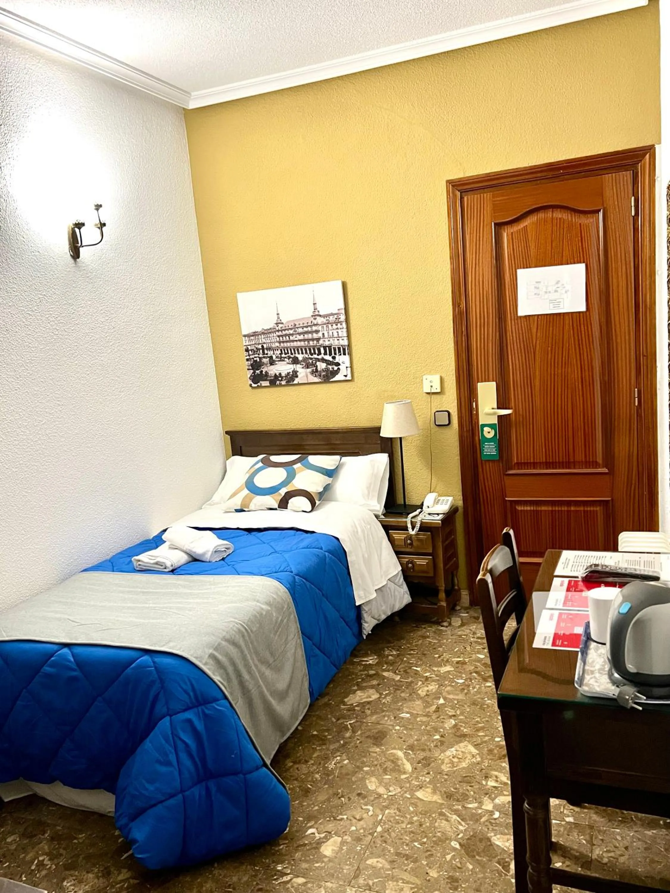 Photo of the whole room, Bed in Hostal Sonsoles Madrid-Centro
