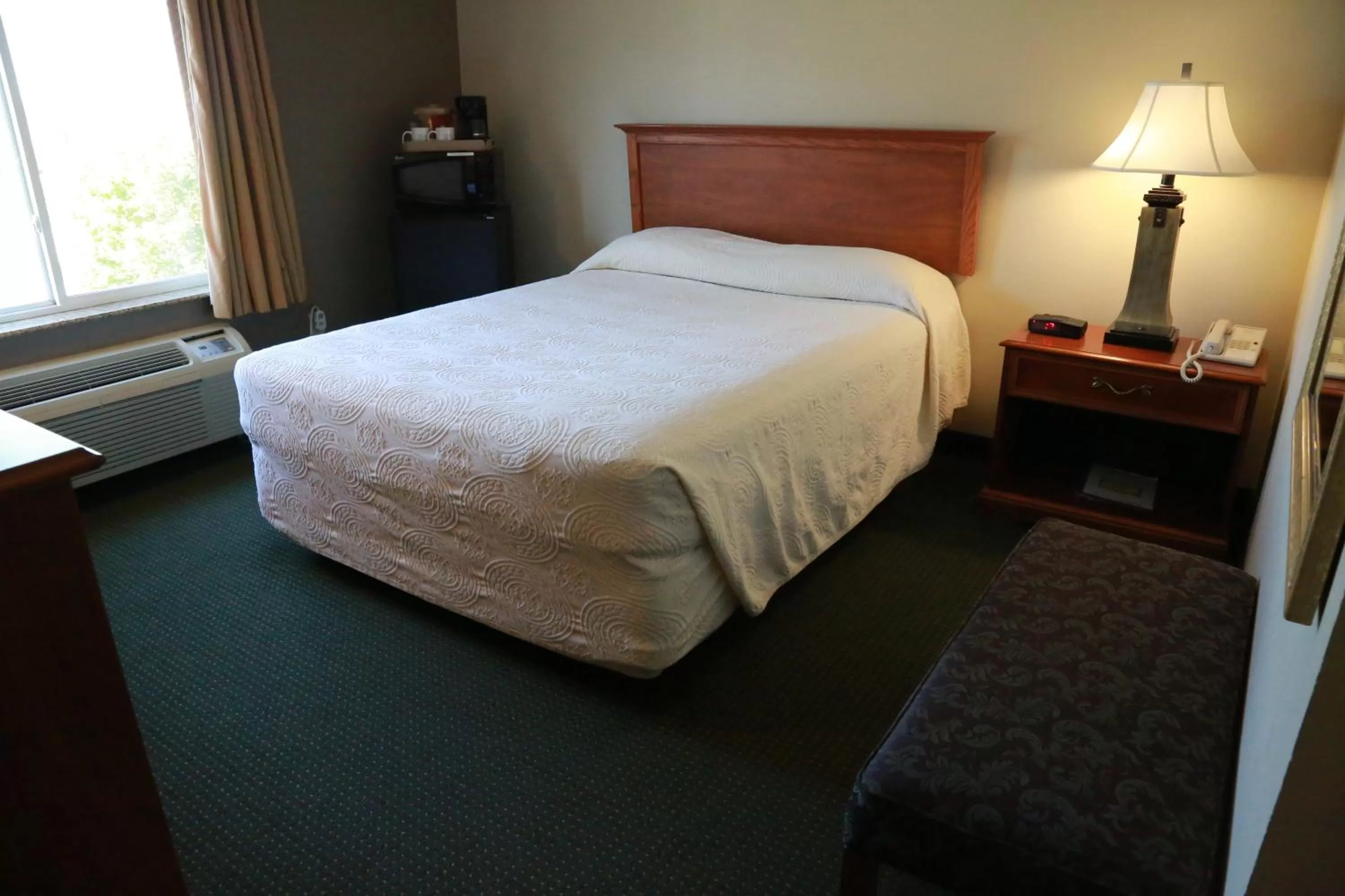 Bedroom, Bed in Horizon Inn & Suites