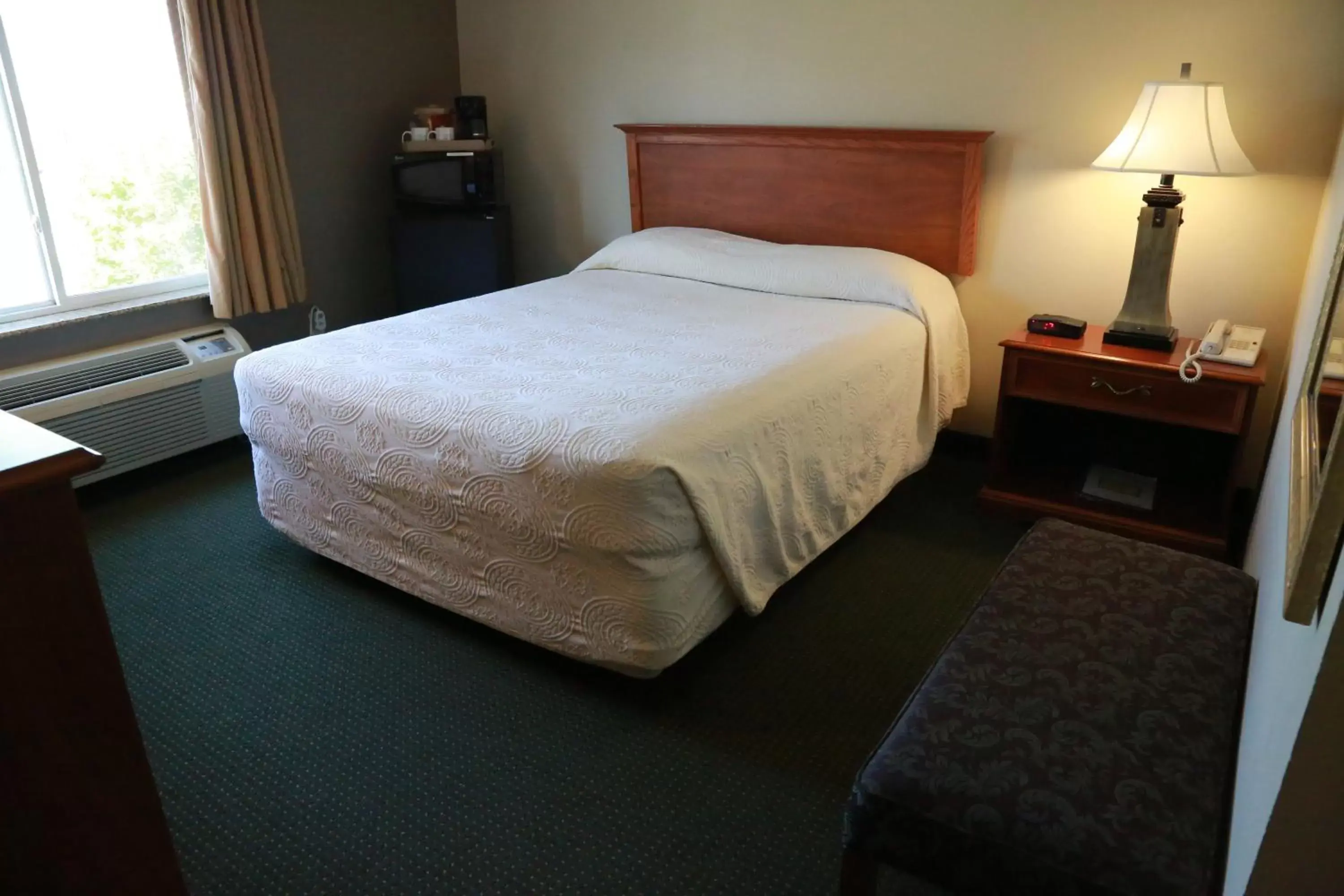 Bedroom, Bed in Horizon Inn & Suites Bedroom, Bed in Horizon Inn & Suites