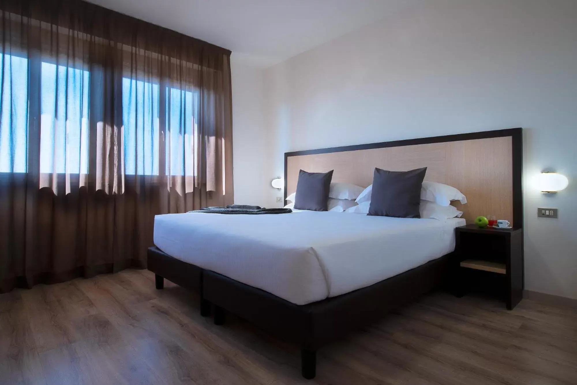 Bedroom, Bed in CDH Hotel Modena