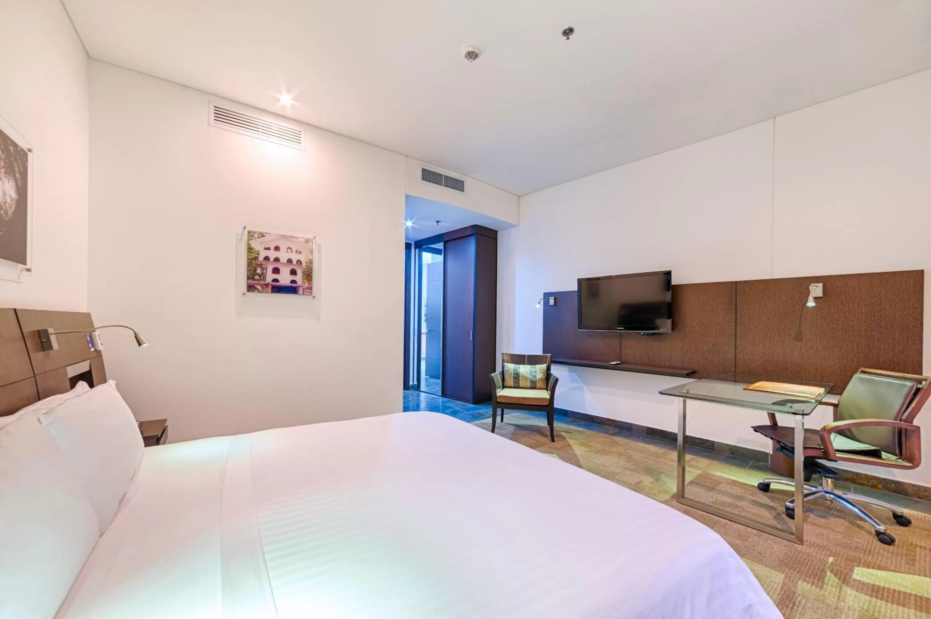 Photo of the whole room, Bed in Hotel Spiwak Chipichape Cali